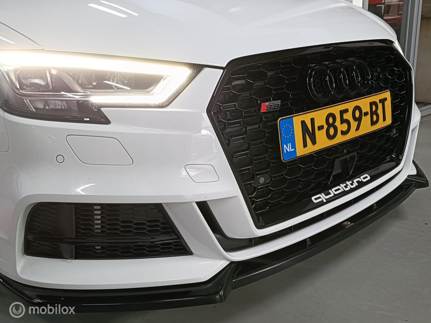 Foto van Audi S3 Limousine