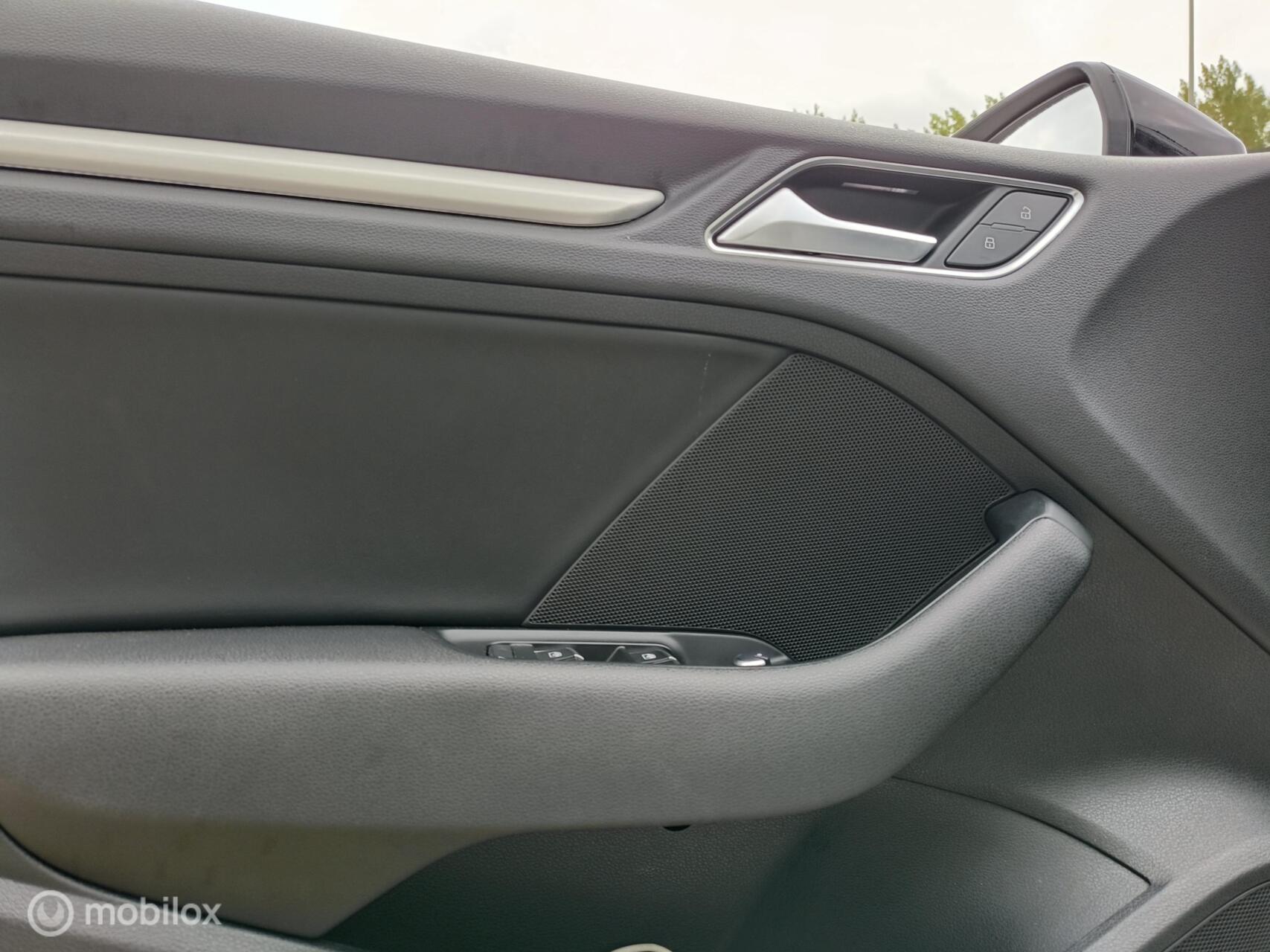 Foto van Audi S3 Limousine