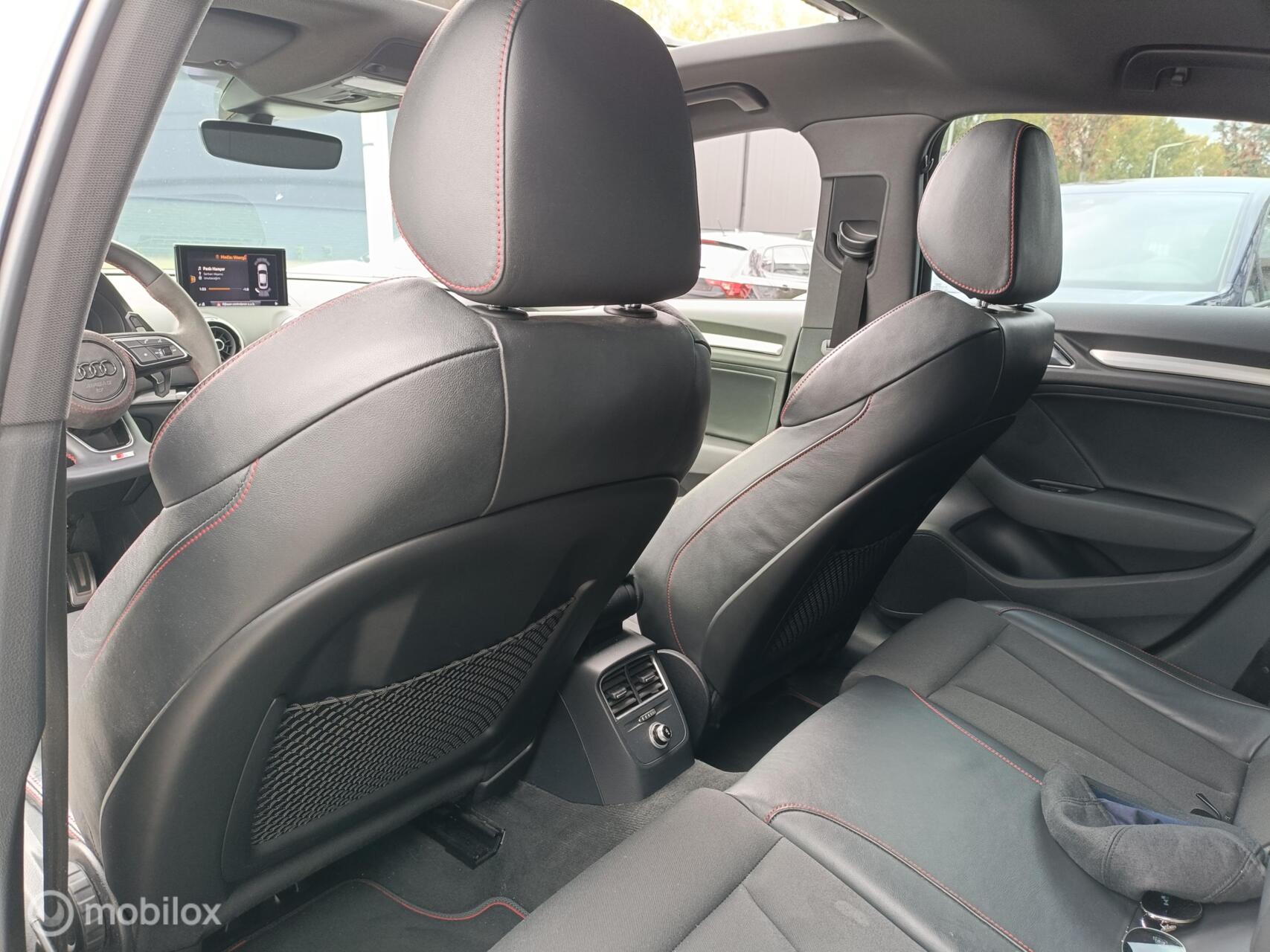 Foto van Audi S3 Limousine
