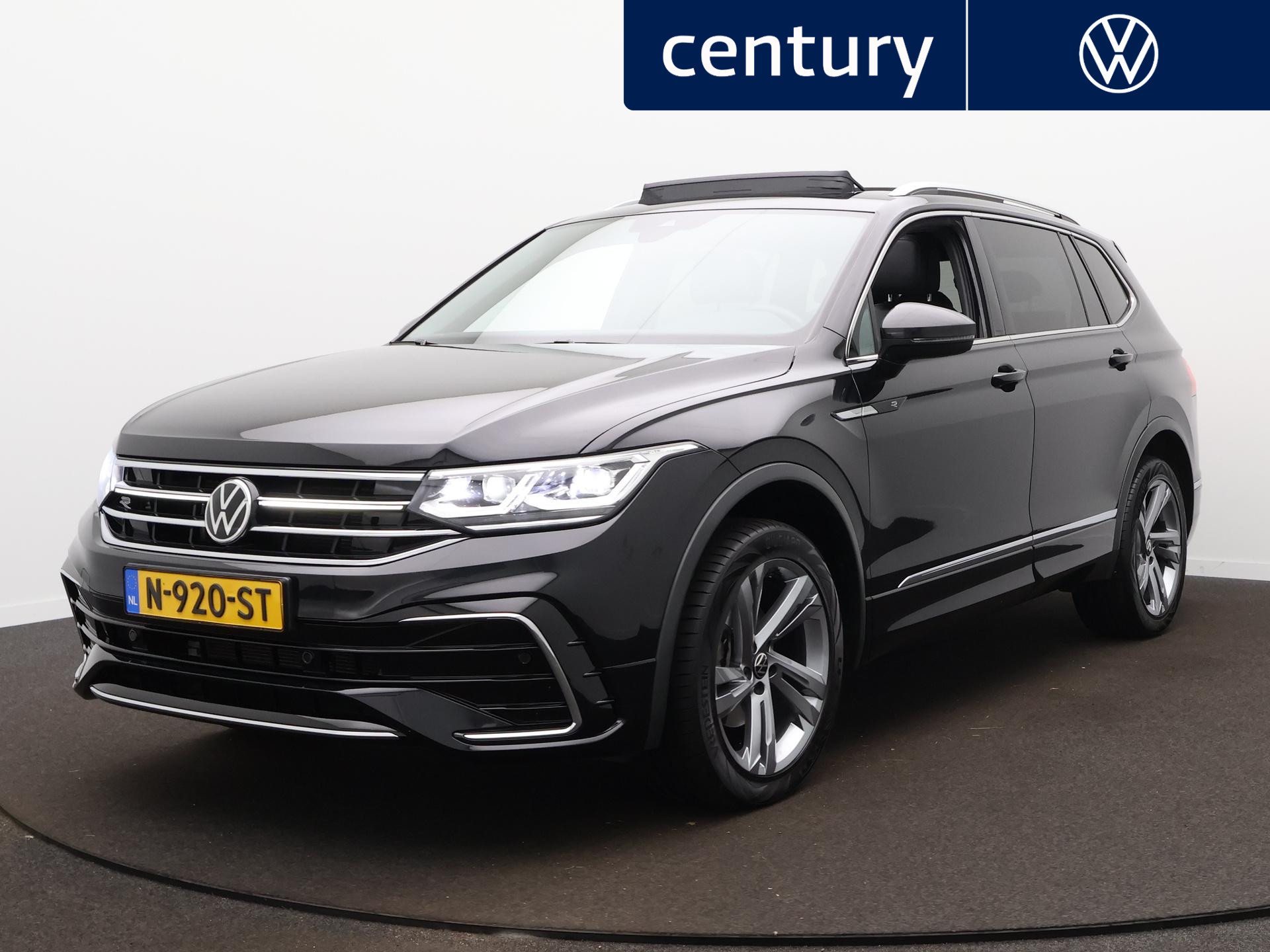 Volkswagen Tiguan 1.5 TSI R-Line Business+ 7p. 2022 - voorkant