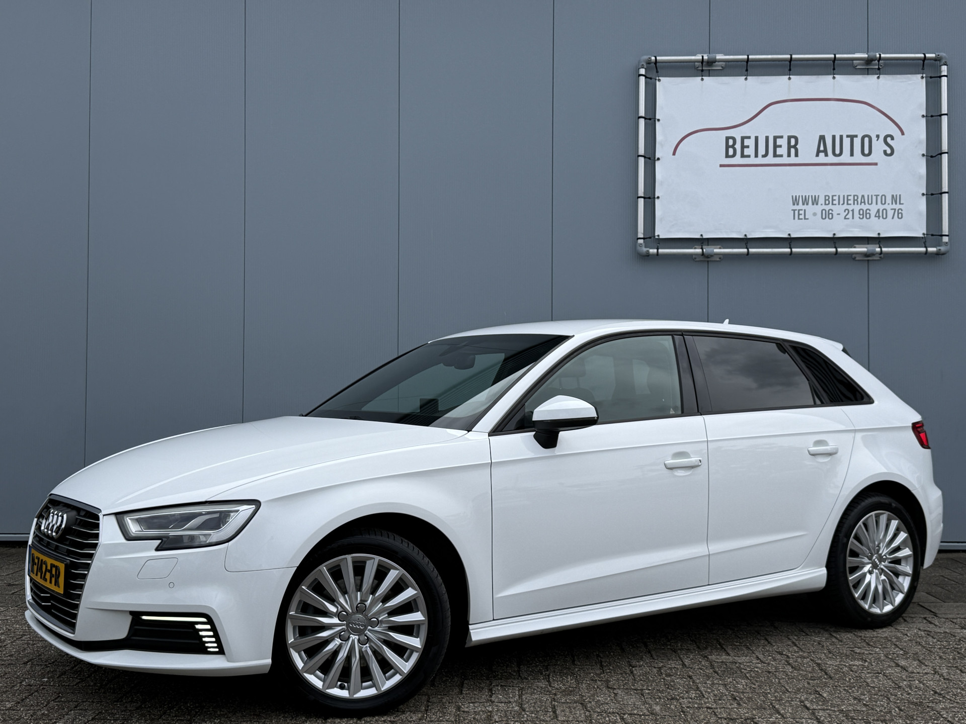 Audi A3 Sportback E-tron 1.4 e-tron Sport Automaat 2017 - voorkant