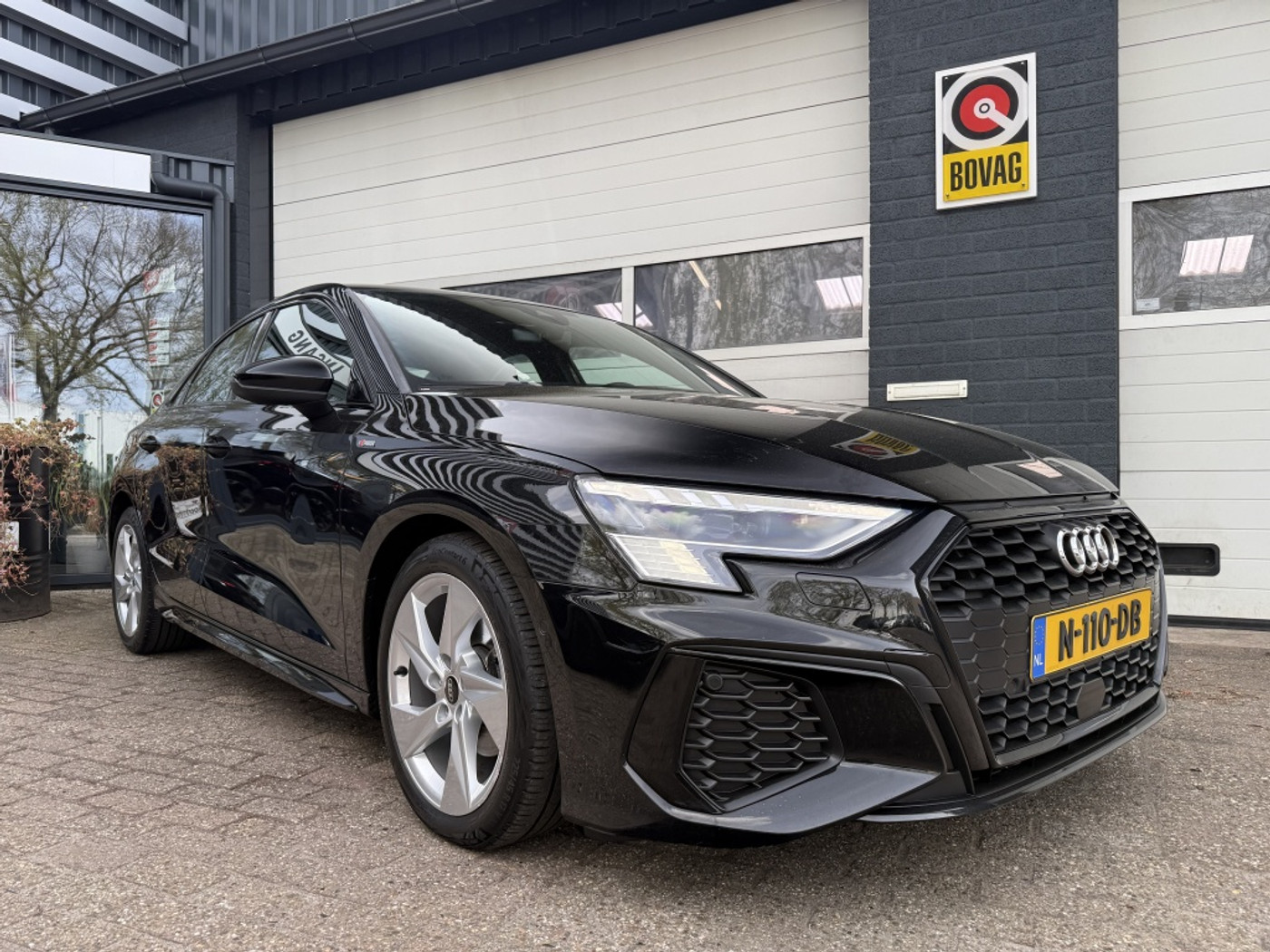 Audi A3 Limousine 30 TFSI S-Line Leer/b&o/matrix 2021 - voorkant