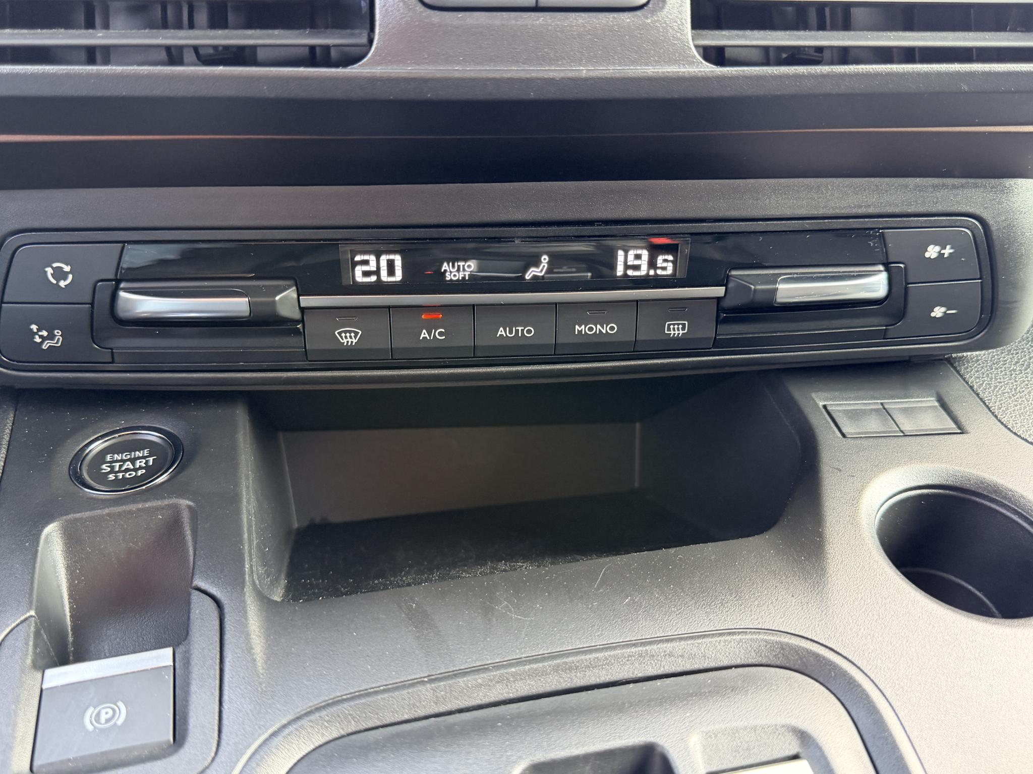 Foto van Peugeot E-rifter