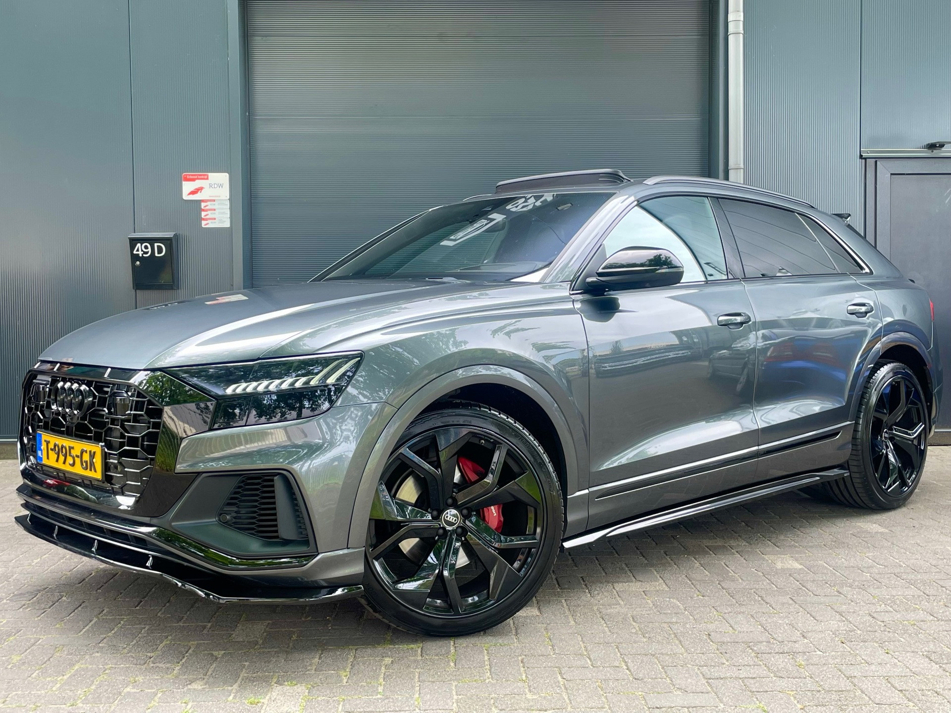 Audi Q8 50 TDI quattro Pro Line S RS LOOK 23'' RS VELGEN HEADUP DRIVESELECT LEER PANO MEMORY CLIMA LUCHTVERING DEALER ONDERHOUD 2019 - voorkant