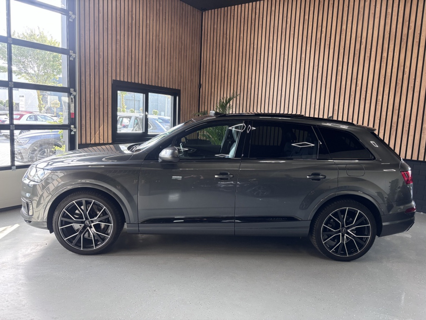 Foto van Audi Q7 E-tron