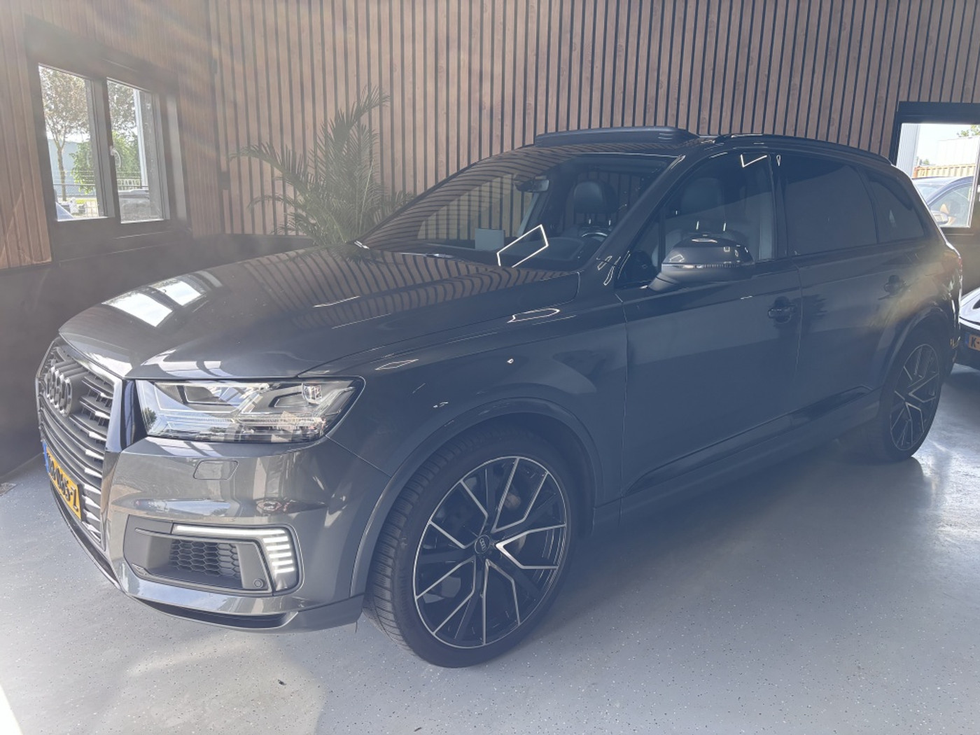 Foto van Audi Q7 E-tron