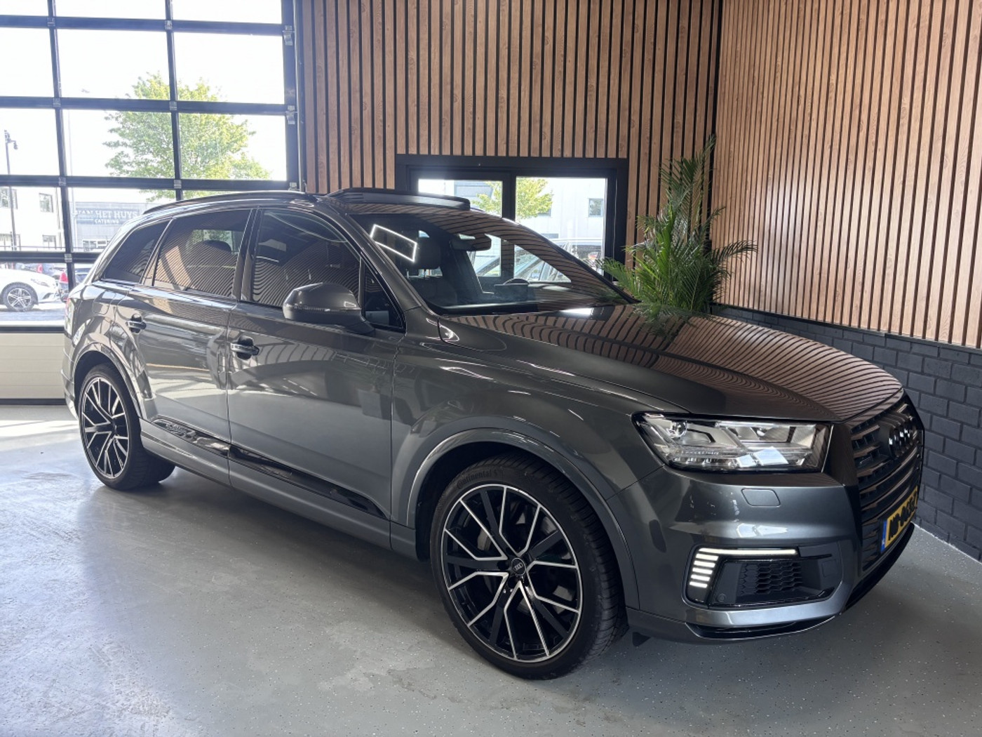 Foto van Audi Q7 E-tron