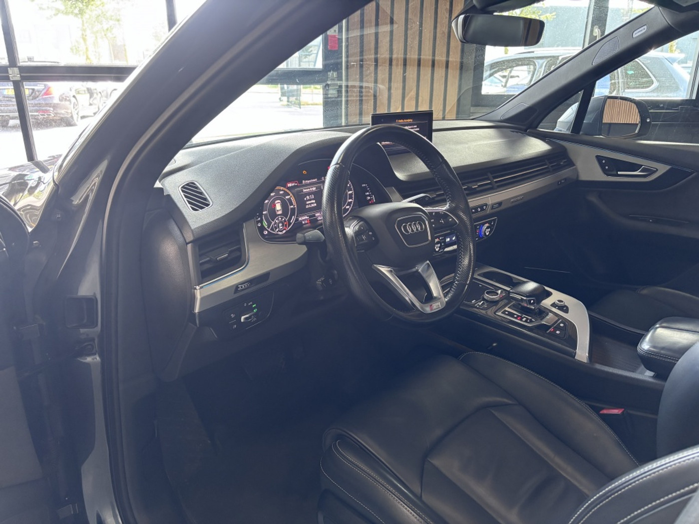 Foto van Audi Q7 E-tron