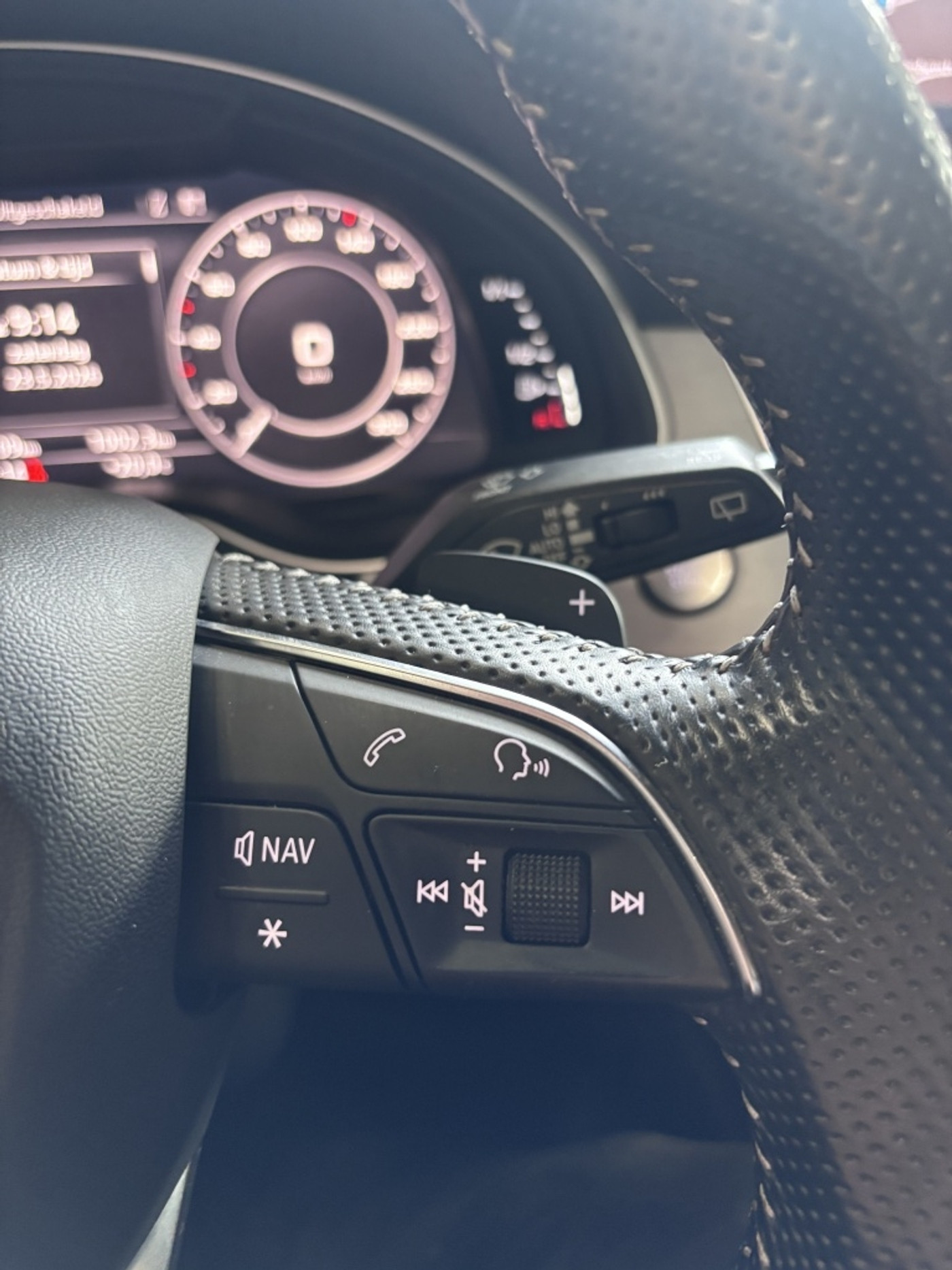 Foto van Audi Q7 E-tron