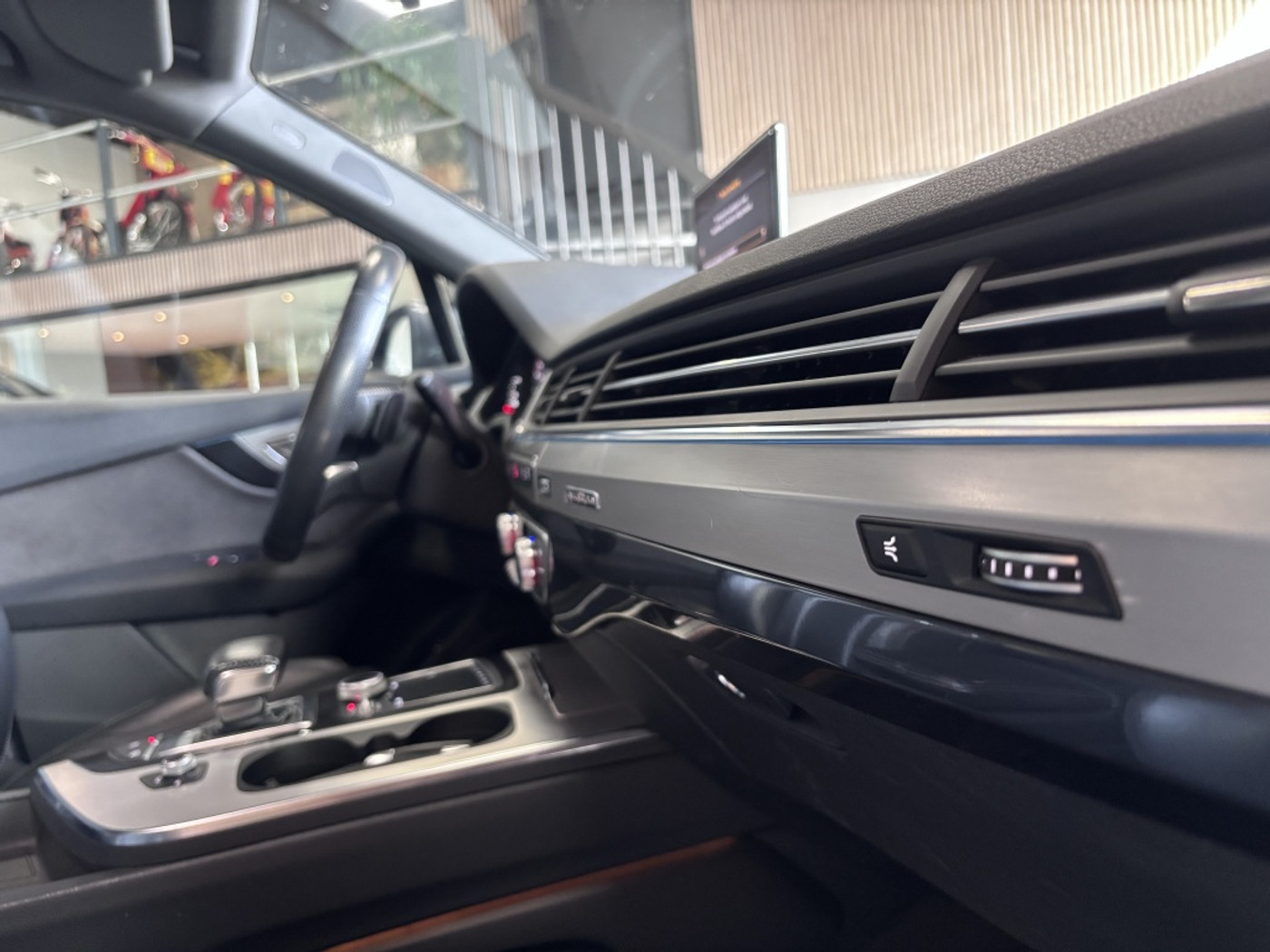 Foto van Audi Q7 E-tron