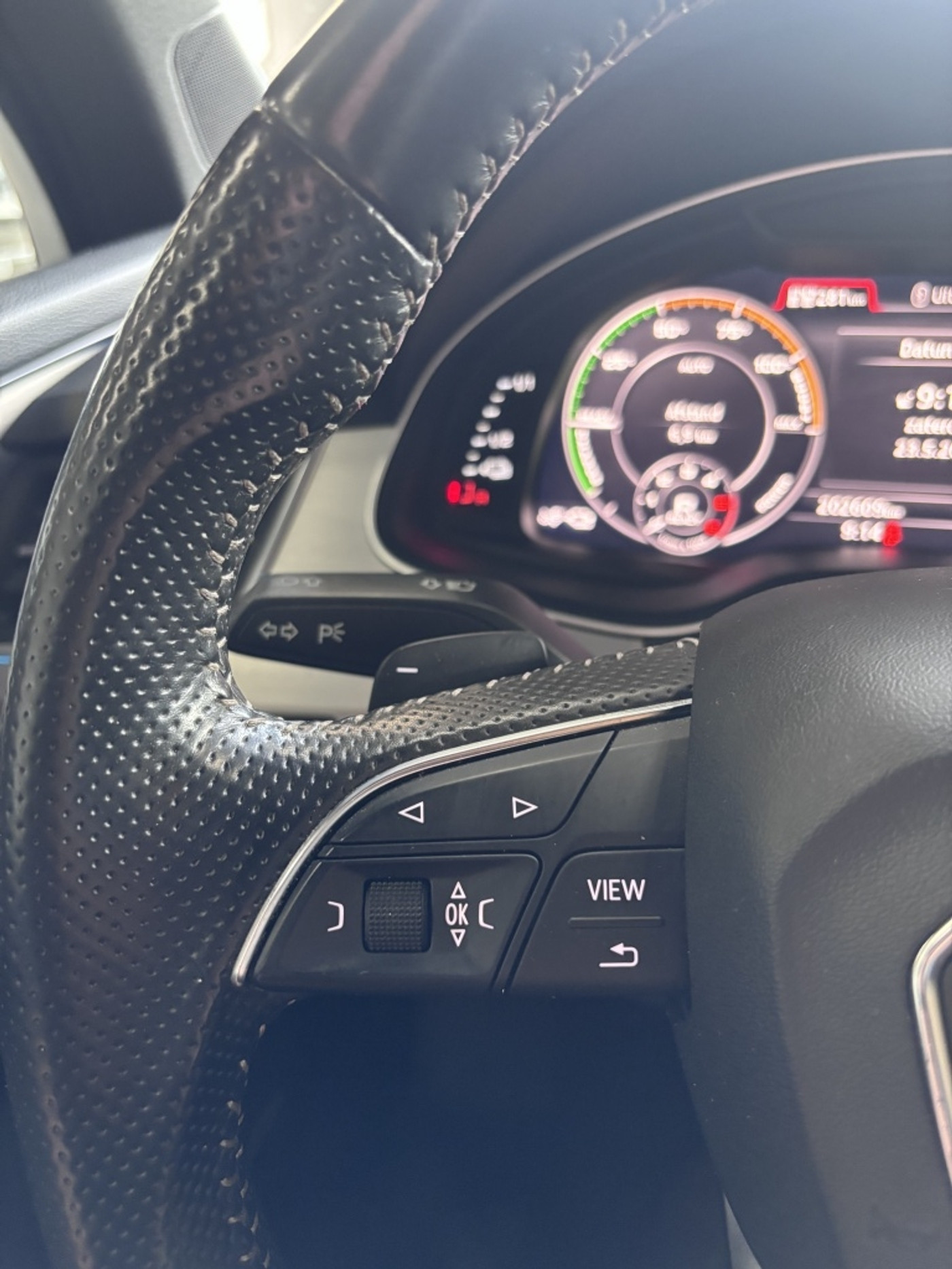 Foto van Audi Q7 E-tron