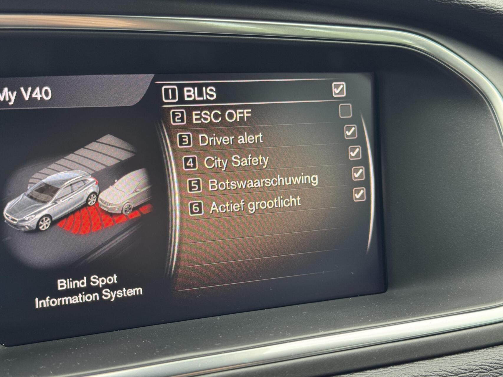 Foto van Volvo V40 Cross Country