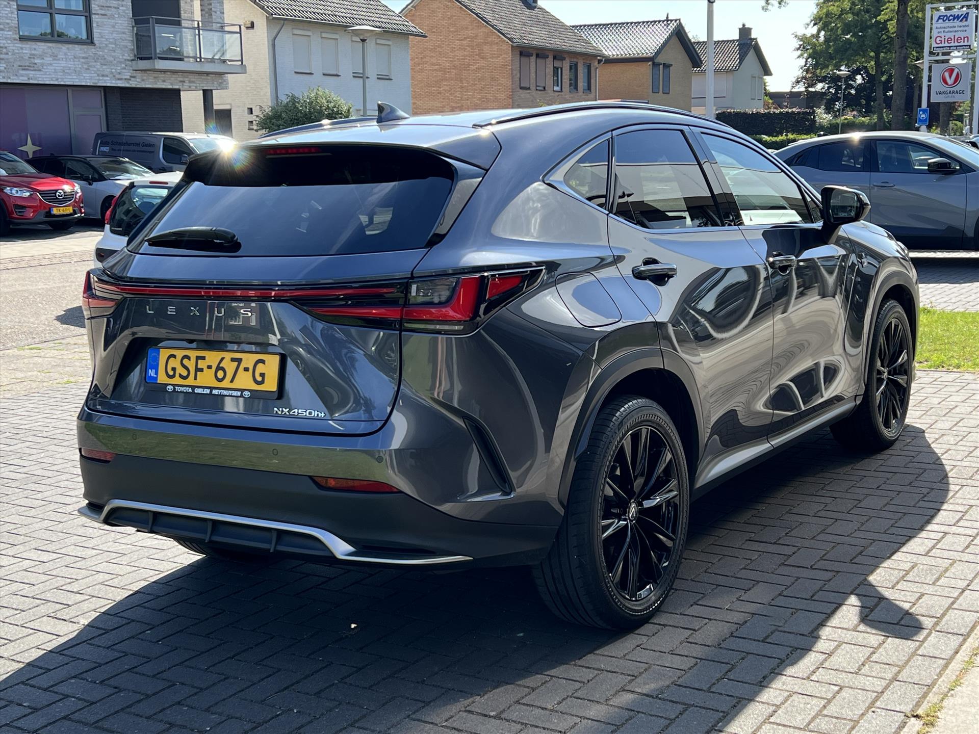 Foto van Lexus Lexus Nx450h+