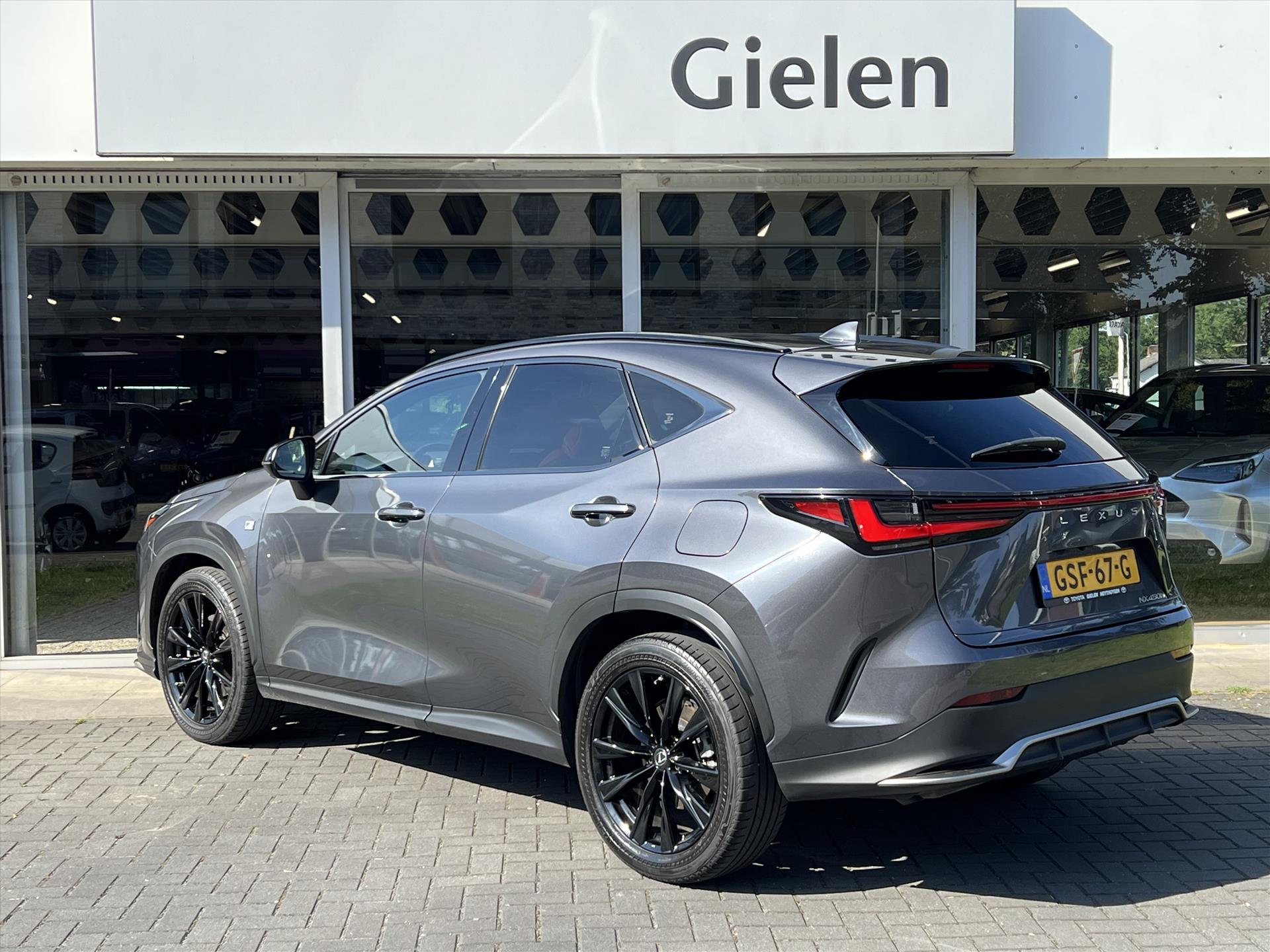 Foto van Lexus Lexus Nx450h+