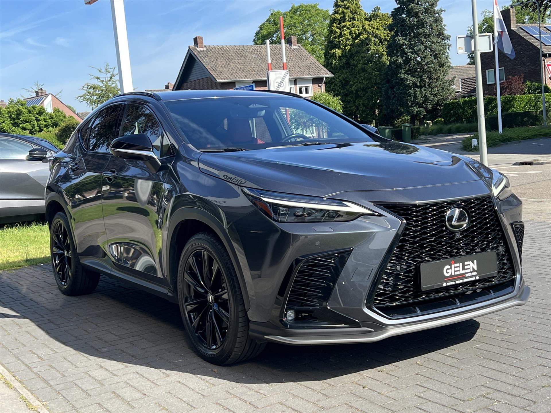 Foto van Lexus Lexus Nx450h+