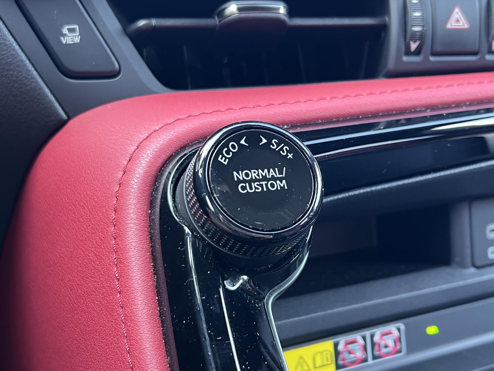 Foto van Lexus Lexus Nx450h+
