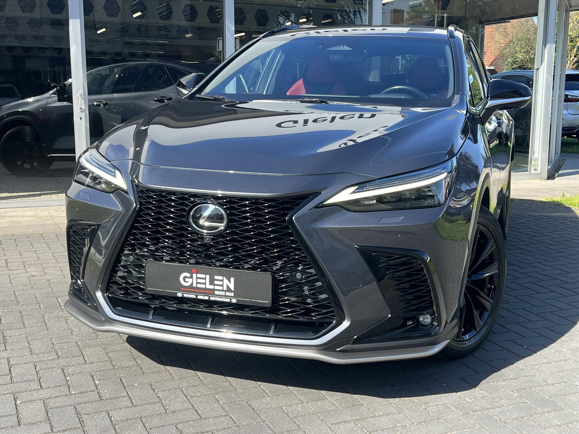 Foto van Lexus Lexus Nx450h+