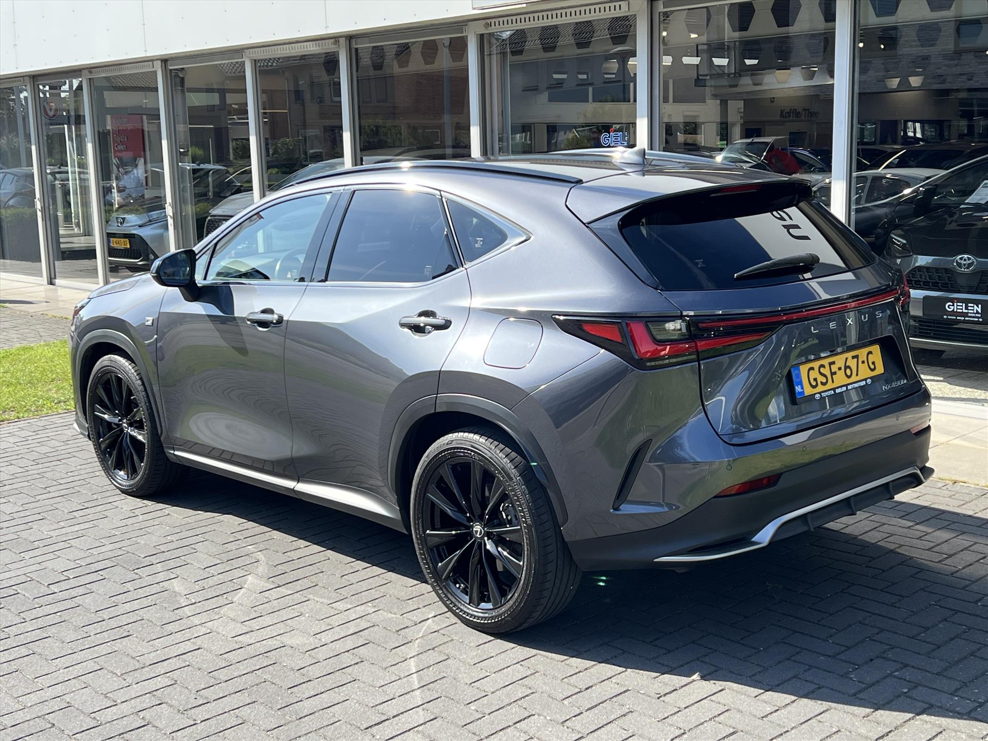 Foto van Lexus Lexus Nx450h+