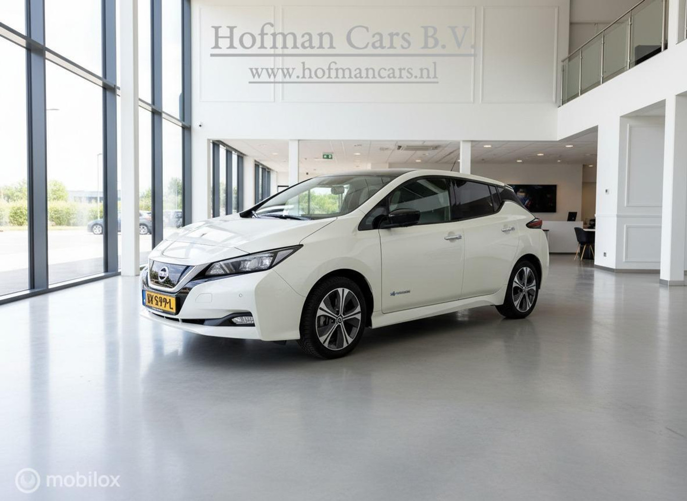 Nissan Nissan Leaf 40kwh Tekna 40 kWh 150 PK | SOH 86,43% MOBA | 360° Camera | Parelmoer 2019 - voorkant