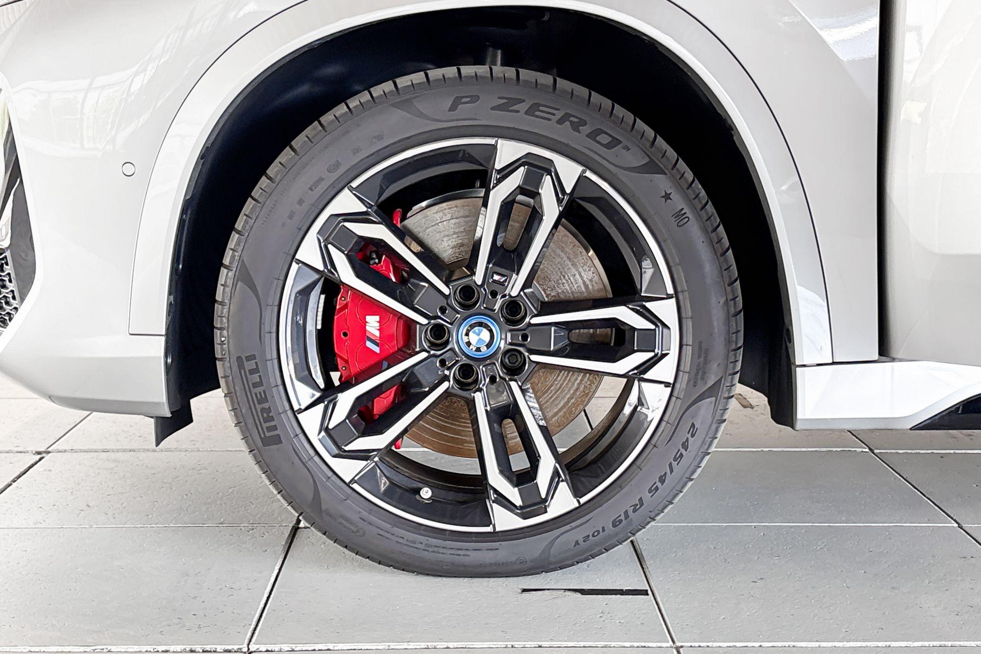 Foto van BMW Ix1 Edrive20