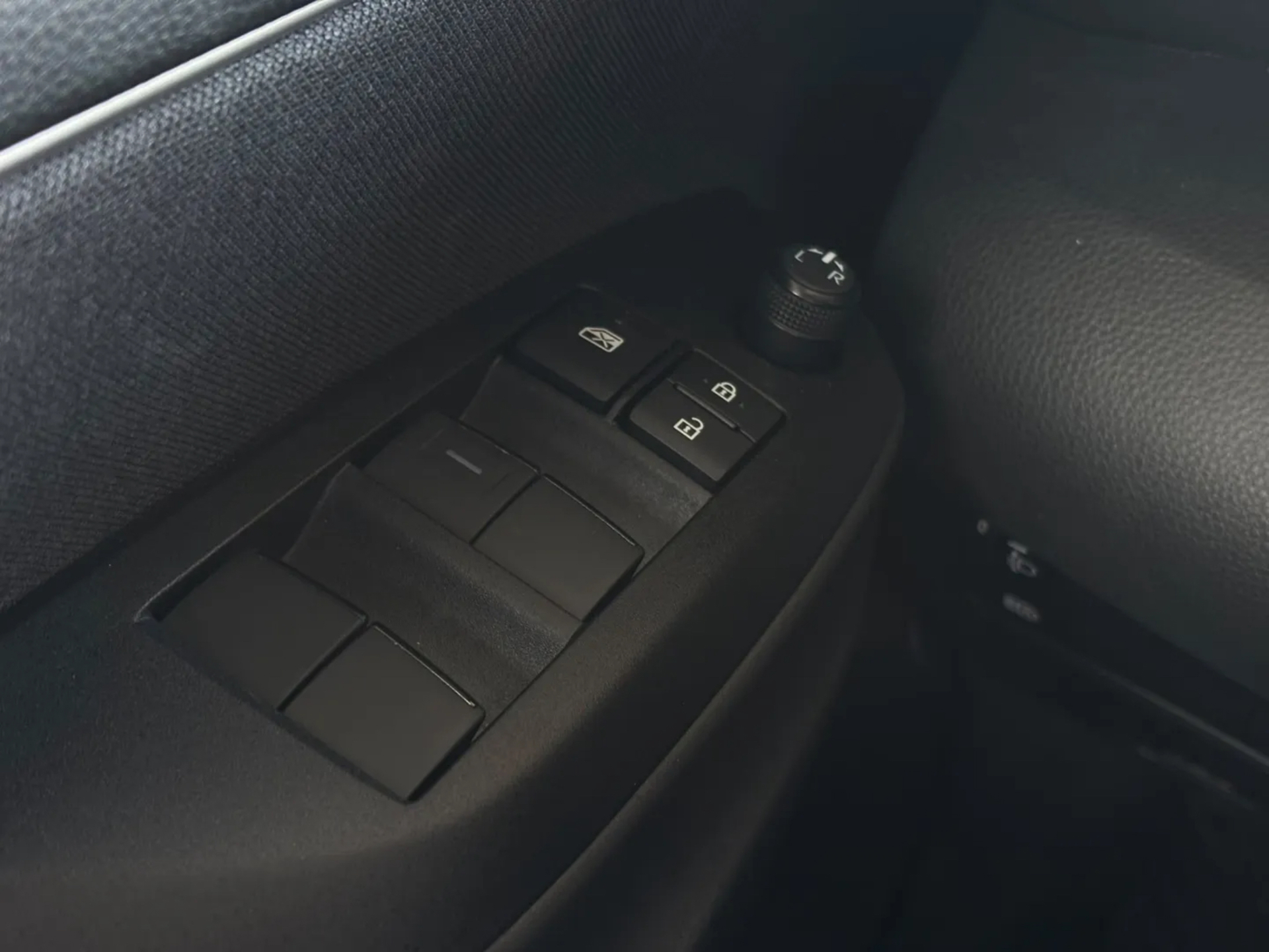 Foto van Mazda Mazda2 Hybrid