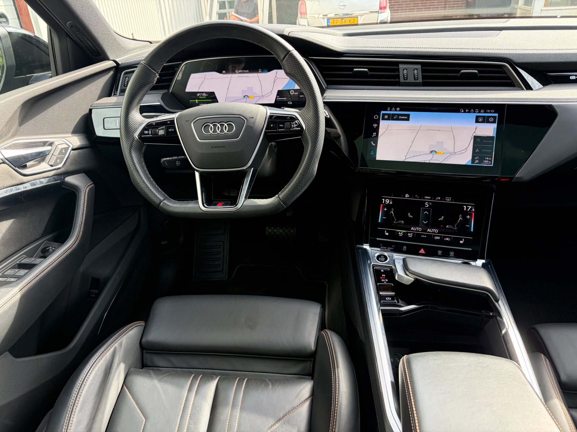 Foto van Audi E-tron 55