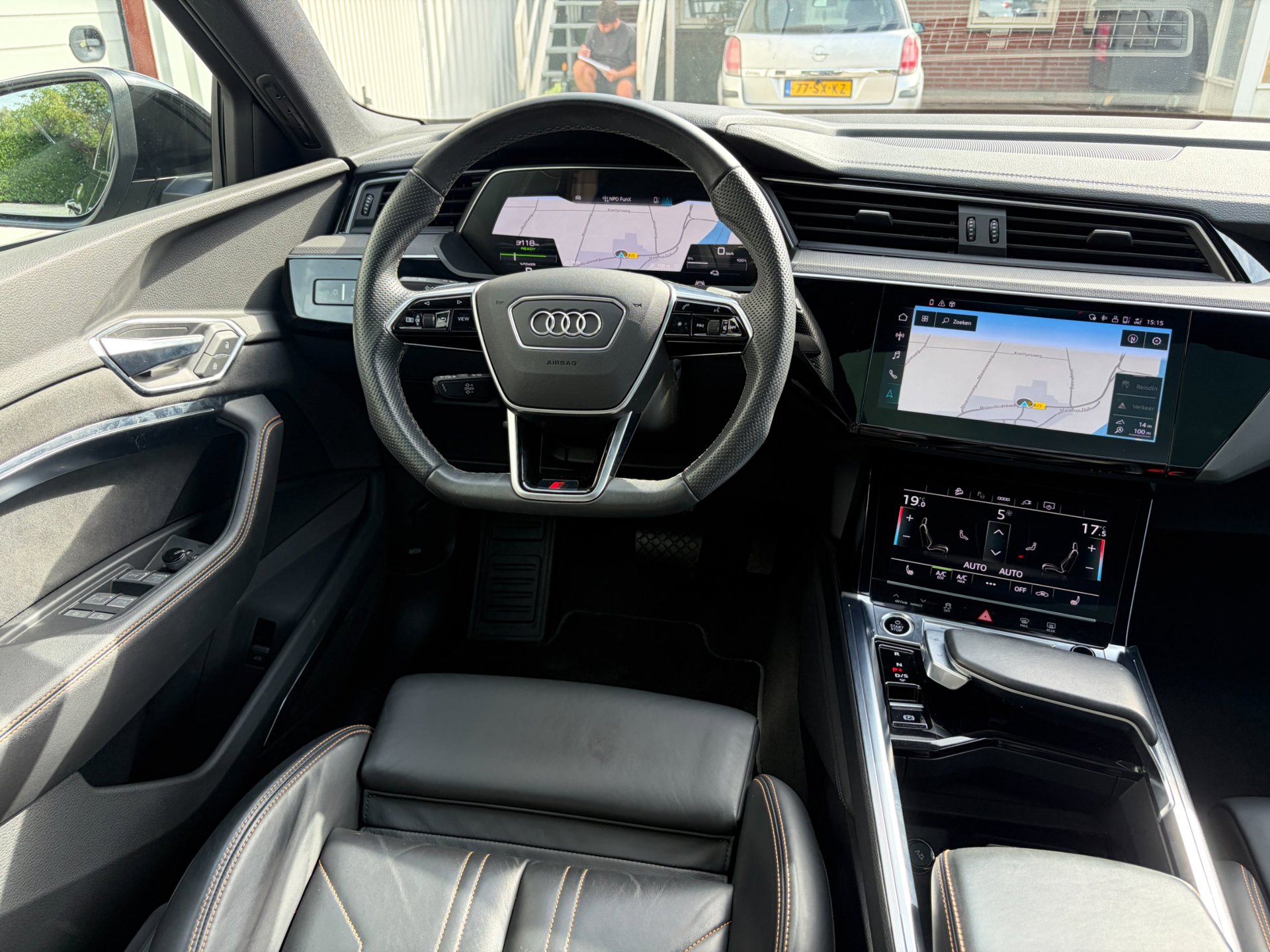 Foto van Audi E-tron 55