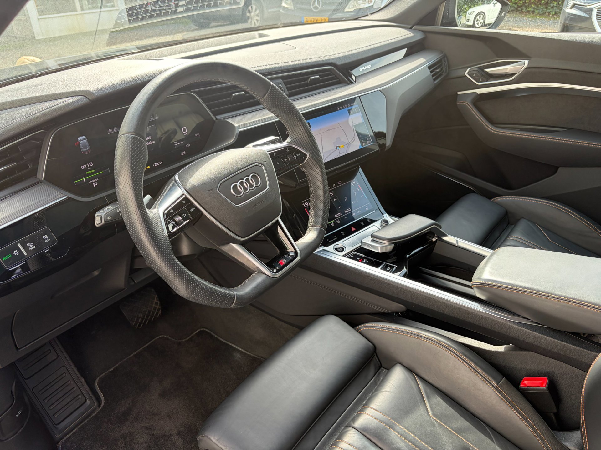 Foto van Audi E-tron 55