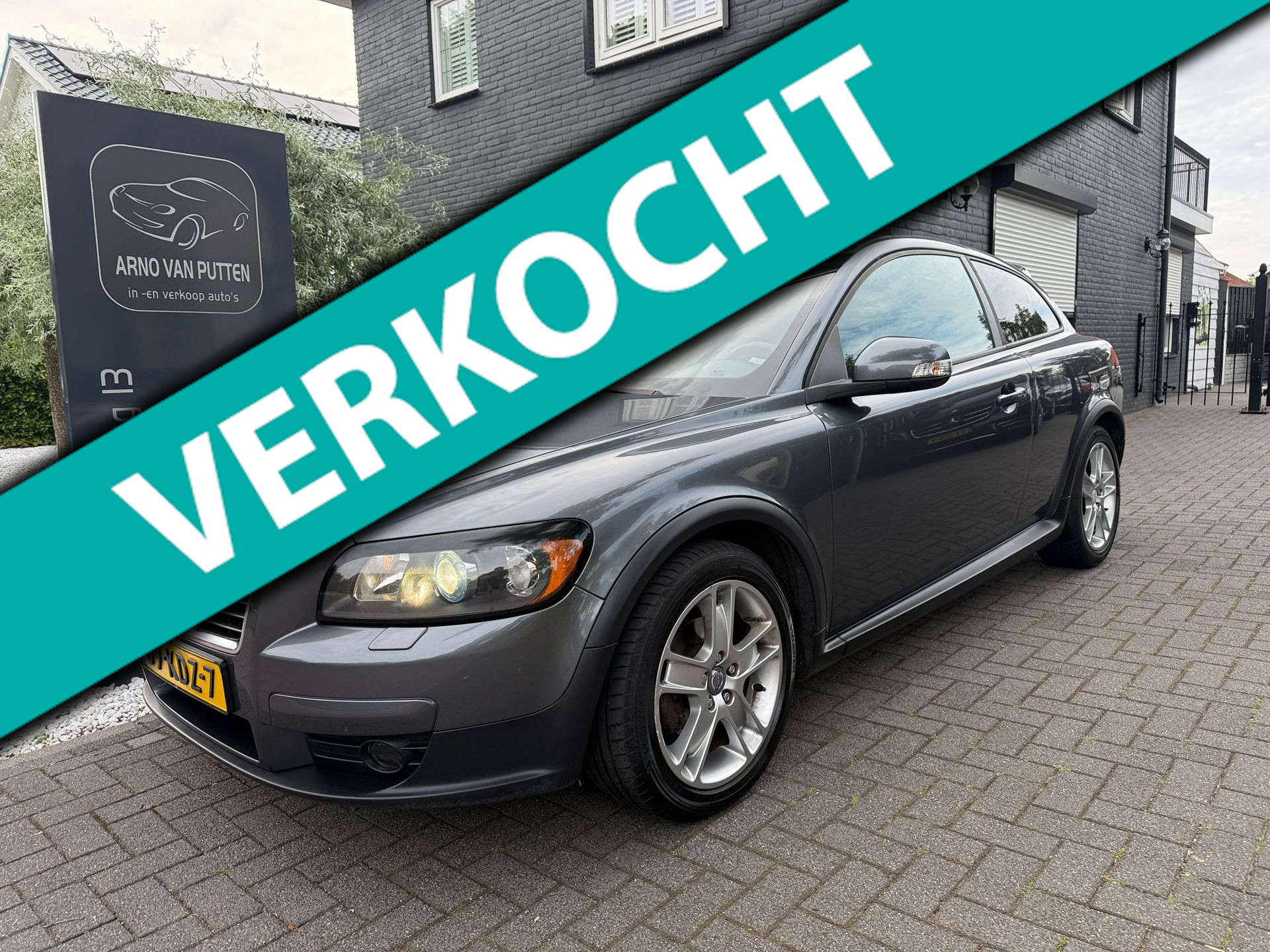 Volvo C30 1.8 Sport /Leer /Dynaudio /Trekhaak 2009 - voorkant