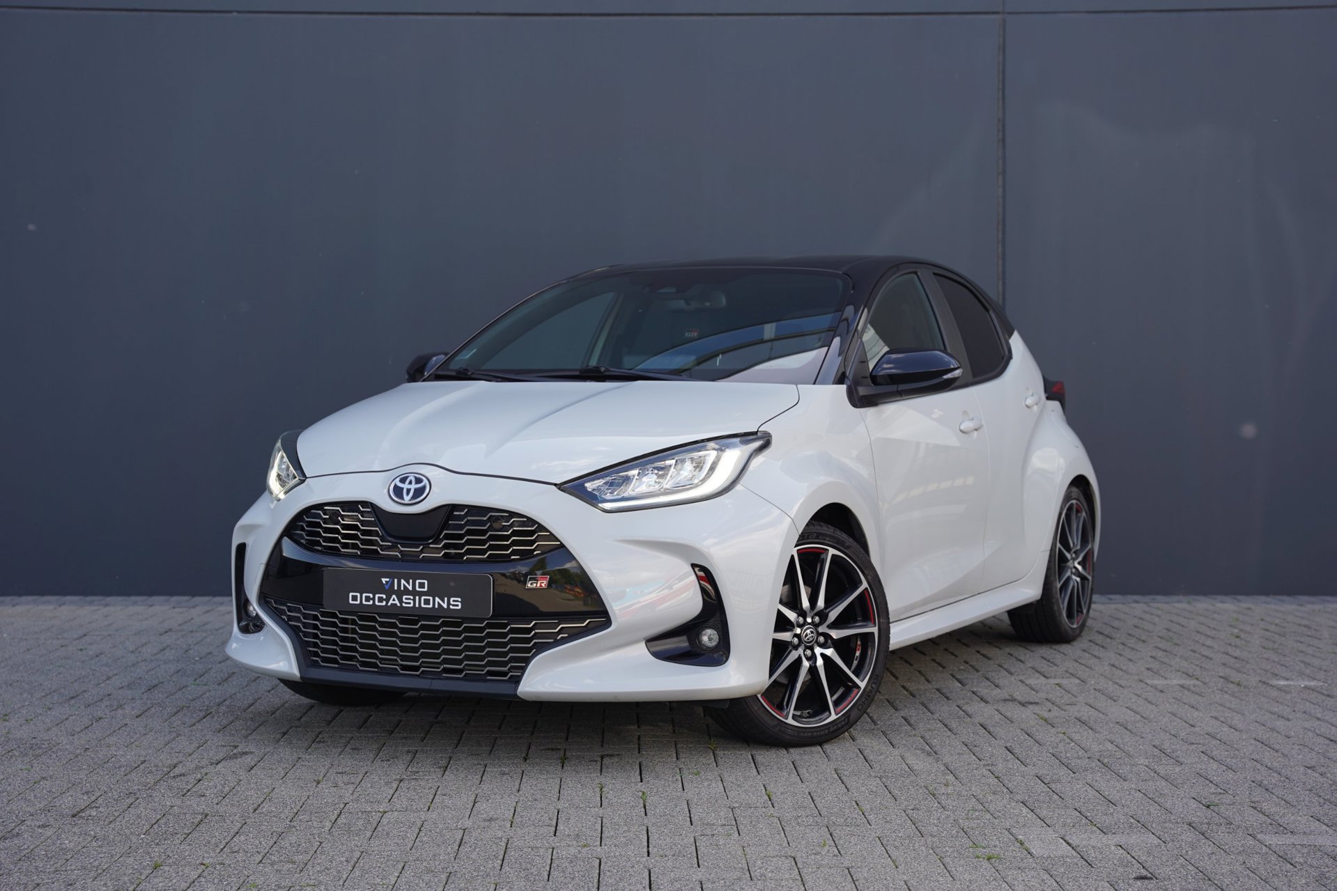 Toyota Toyota Yaris 1.5 Hybrid GR Sport |Head up|Dealer o.h.|Adapt. Cruise 2023 - voorkant