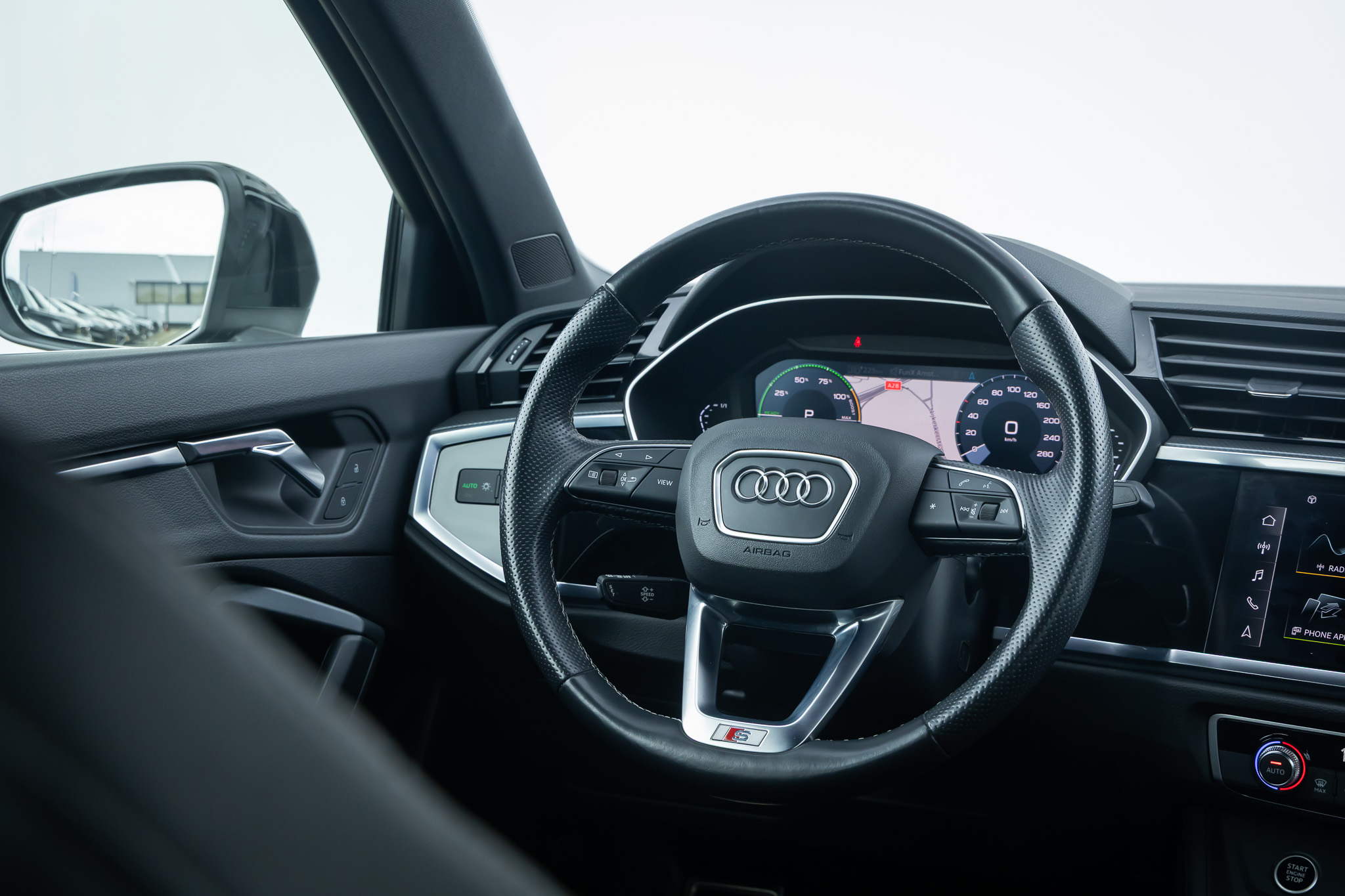 Foto van Audi Q3 E-tron