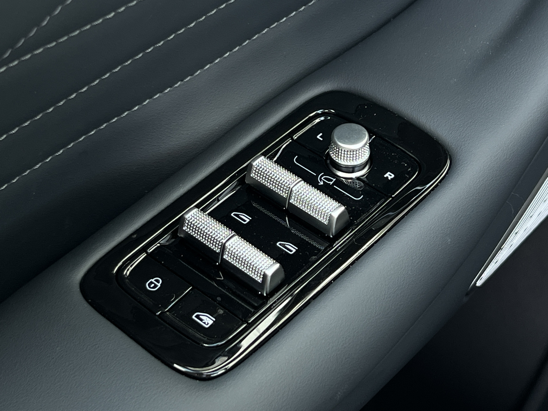 Foto van Geely Starray Em-i