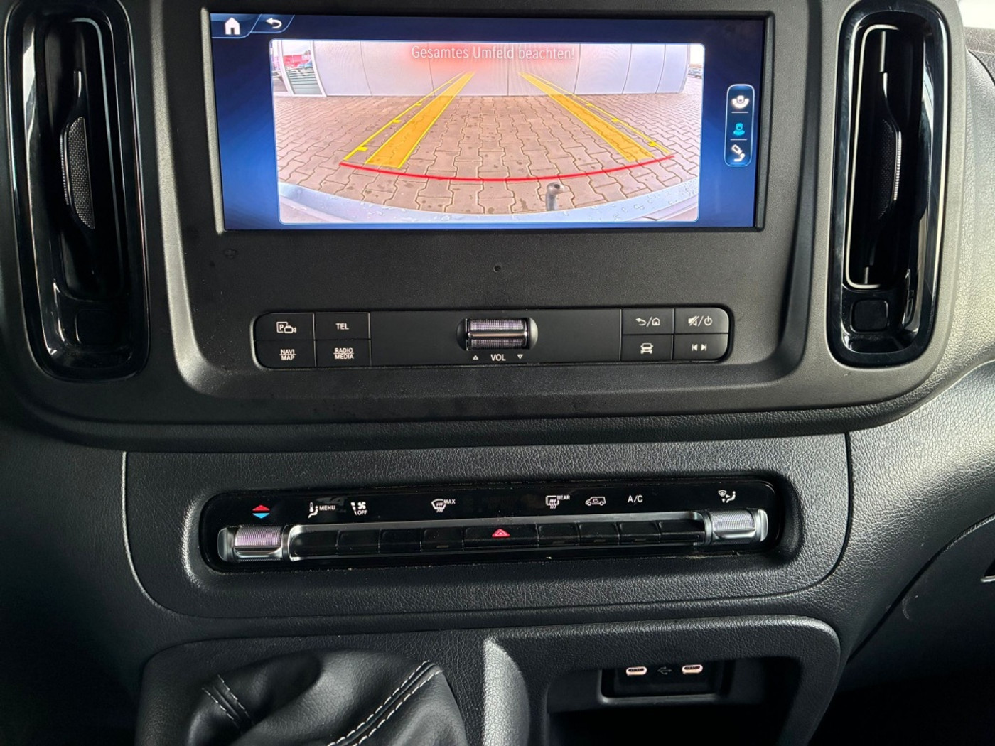 Foto van Mercedes-Benz Vito Gesloten Bestelwagen