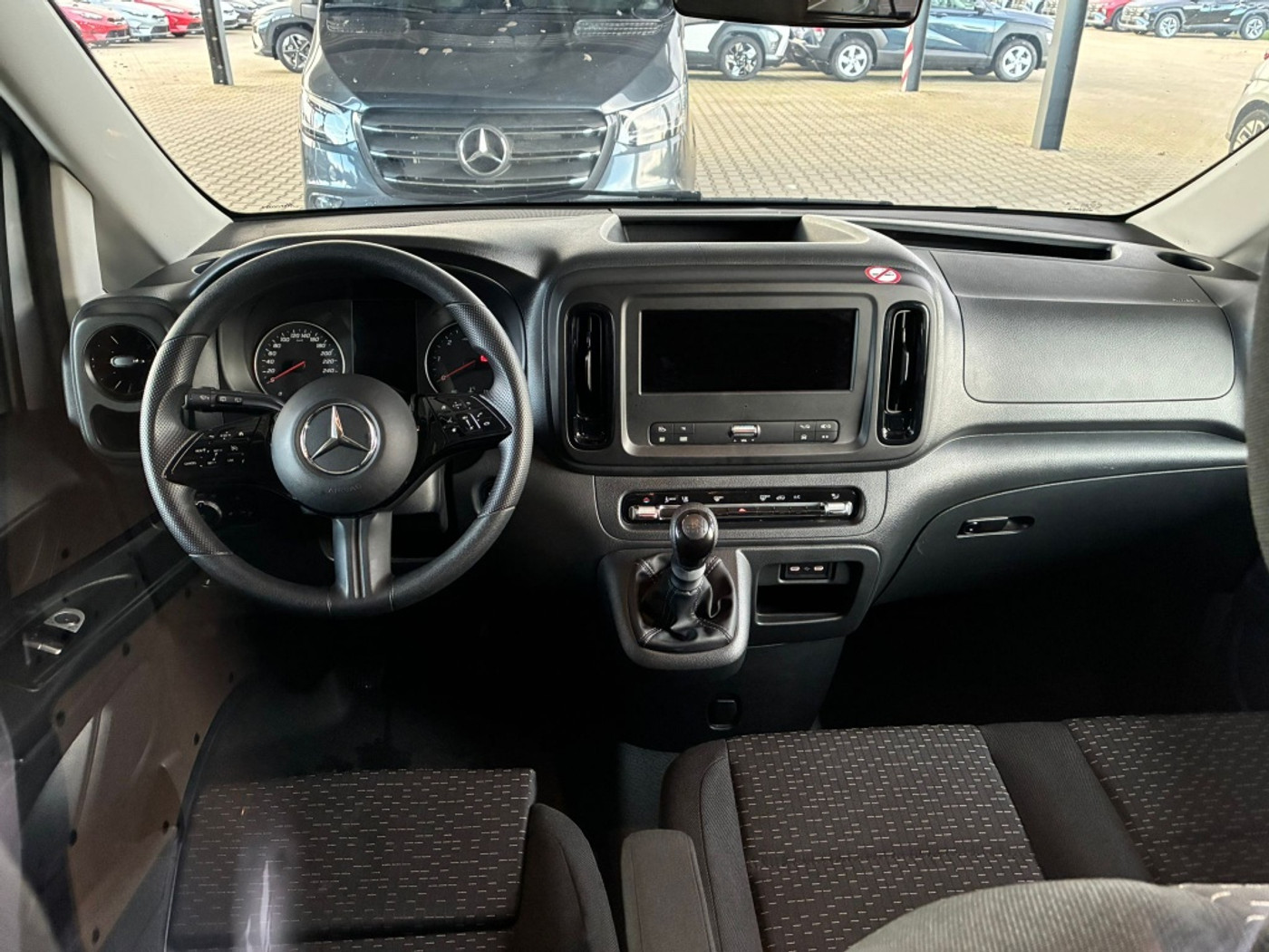 Foto van Mercedes-Benz Vito Gesloten Bestelwagen