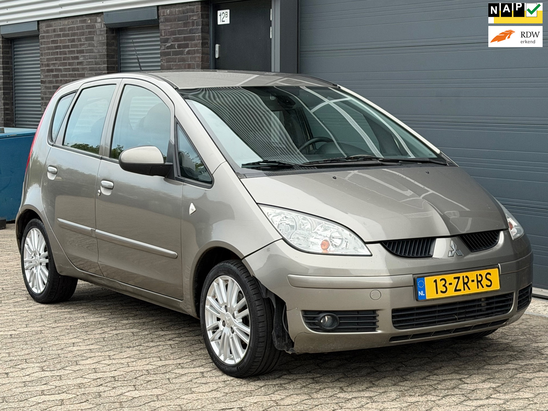 Mitsubishi Mitsubishi Colt 1.5 Instyle LEER AIRCO AUTOMAAT LPG G3 APK NAP 2008 - voorkant