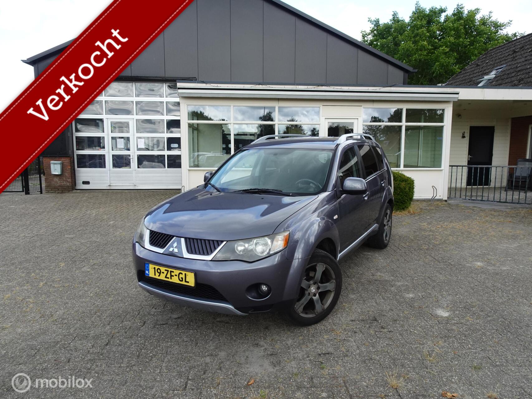 Mitsubishi Mitsubishi Outlander 2.4 Intro Edition 2WD 2008 - voorkant