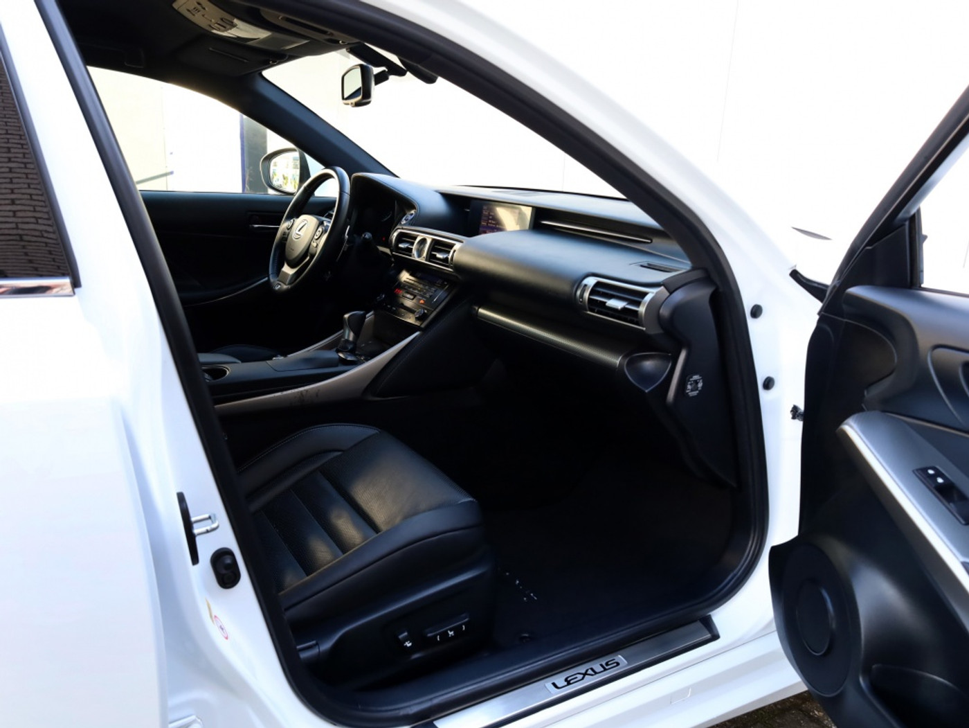 Foto van Lexus Lexus Is300h