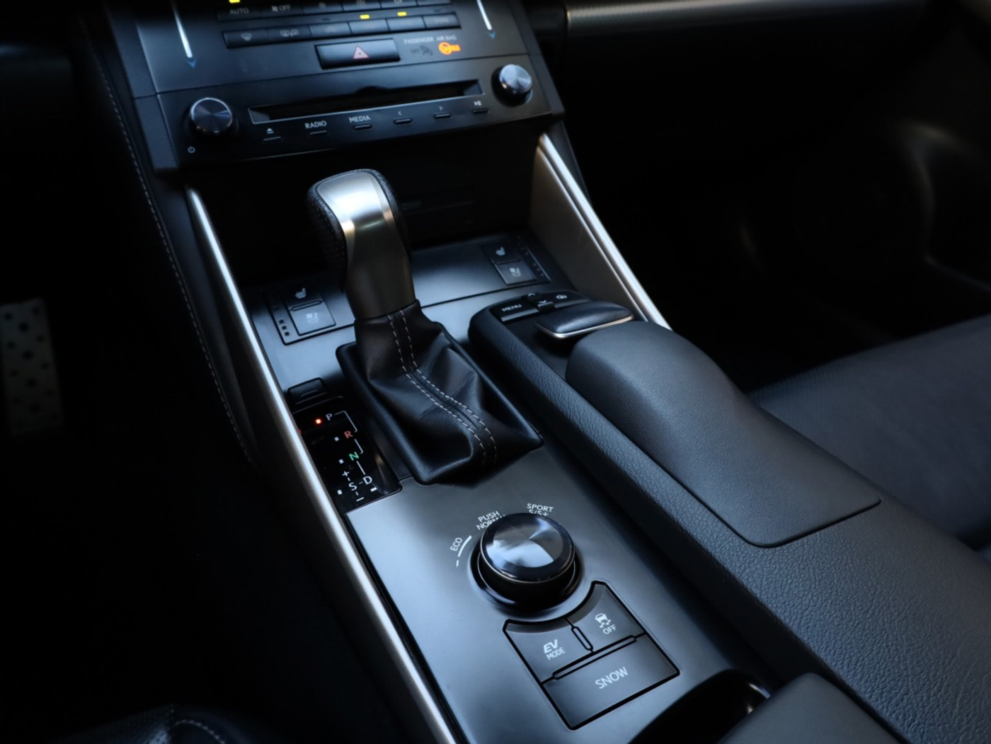 Foto van Lexus Lexus Is300h