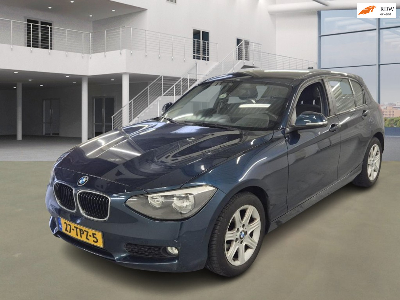 BMW 1er Reihe 116i Business+ AUTOMAAT NAVI CRUISE 2 X SLEUTELS 2012 - voorkant