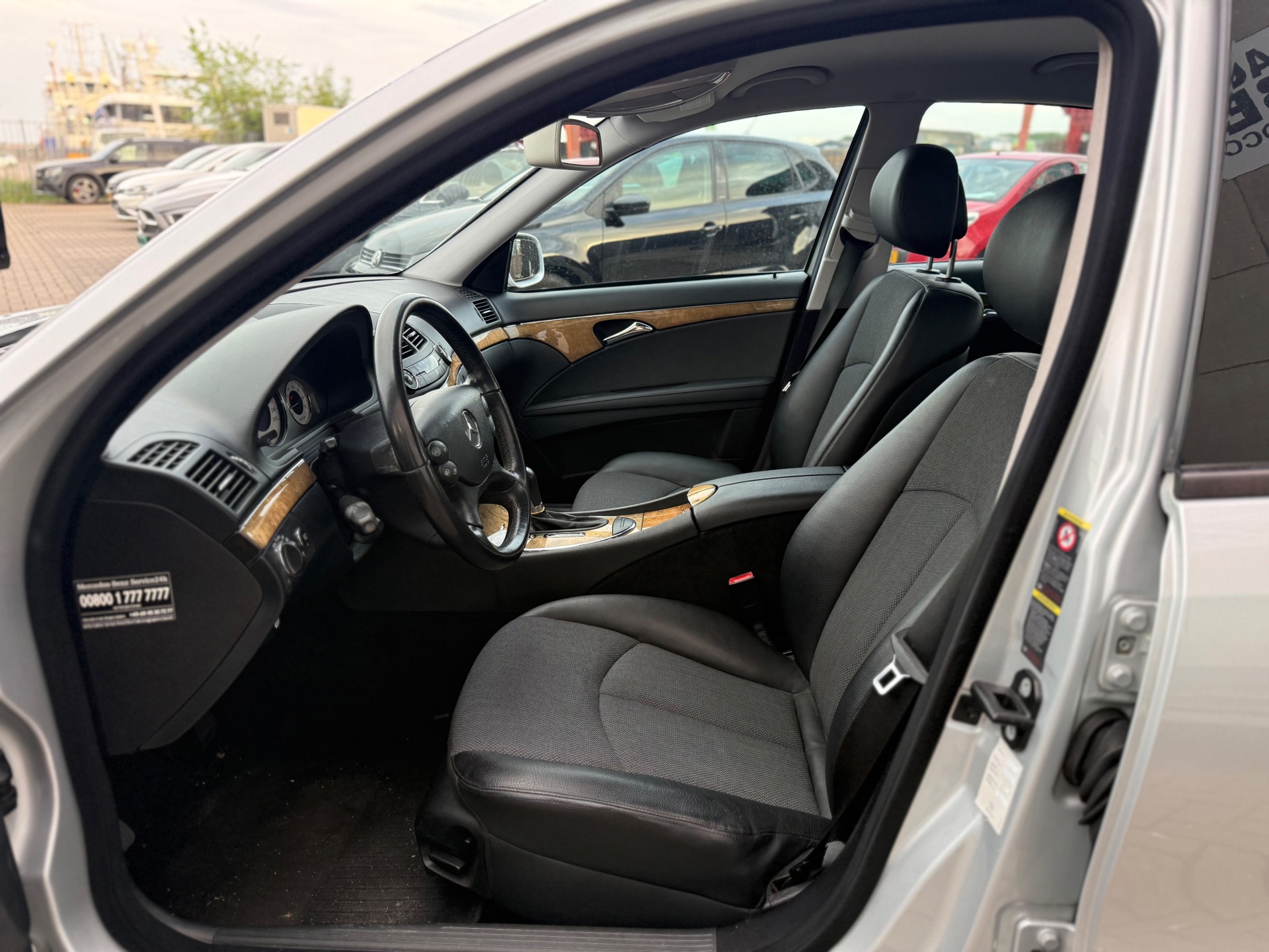 Foto van Mercedes-Benz E 200 Kompressor