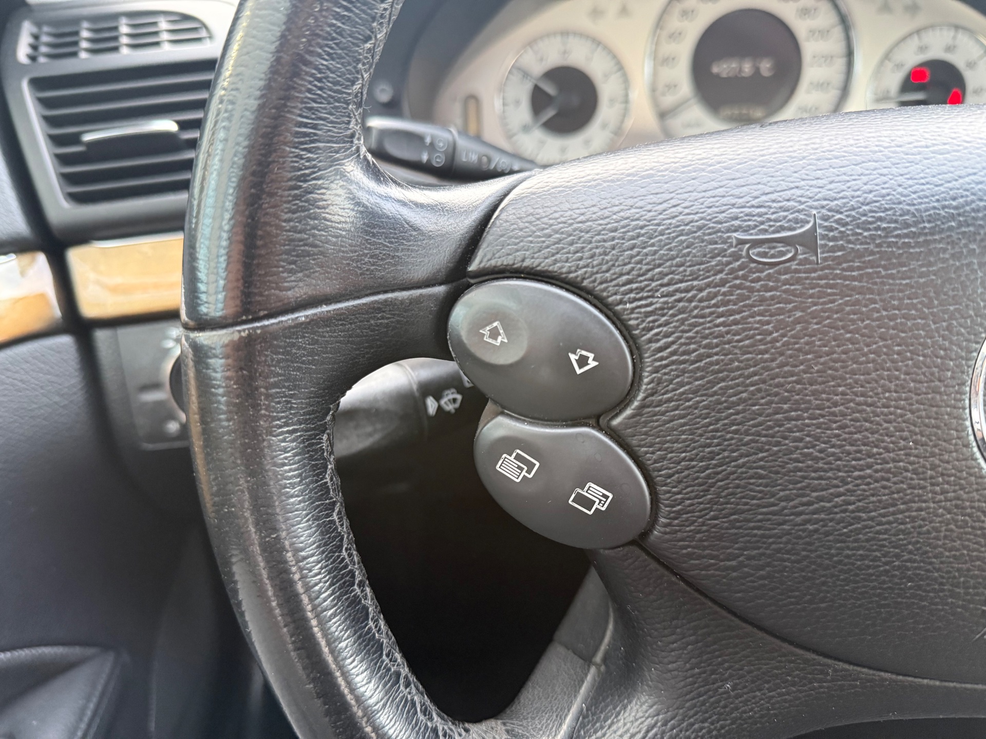 Foto van Mercedes-Benz E 200 Kompressor