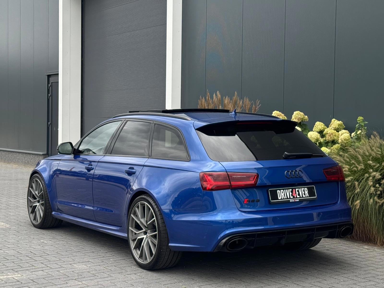 Foto van Audi RS 6 Avant Performance