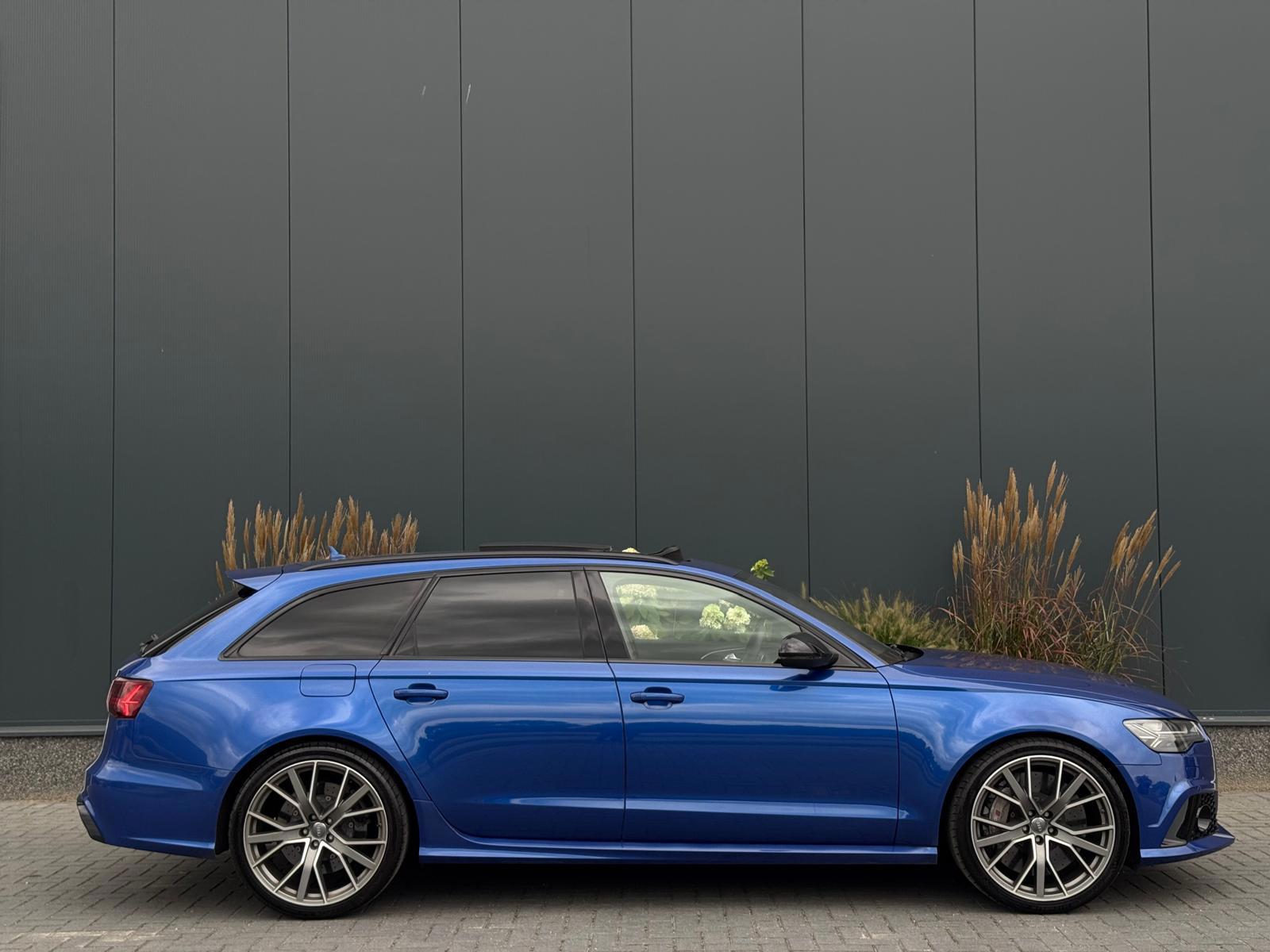 Foto van Audi RS 6 Avant Performance