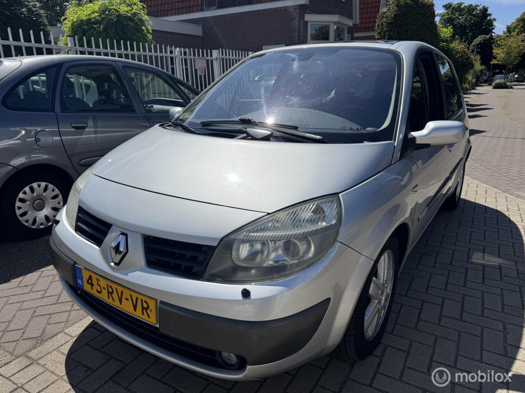 Renault Scenic 2.0-16V Tech Line 2005 - voorkant