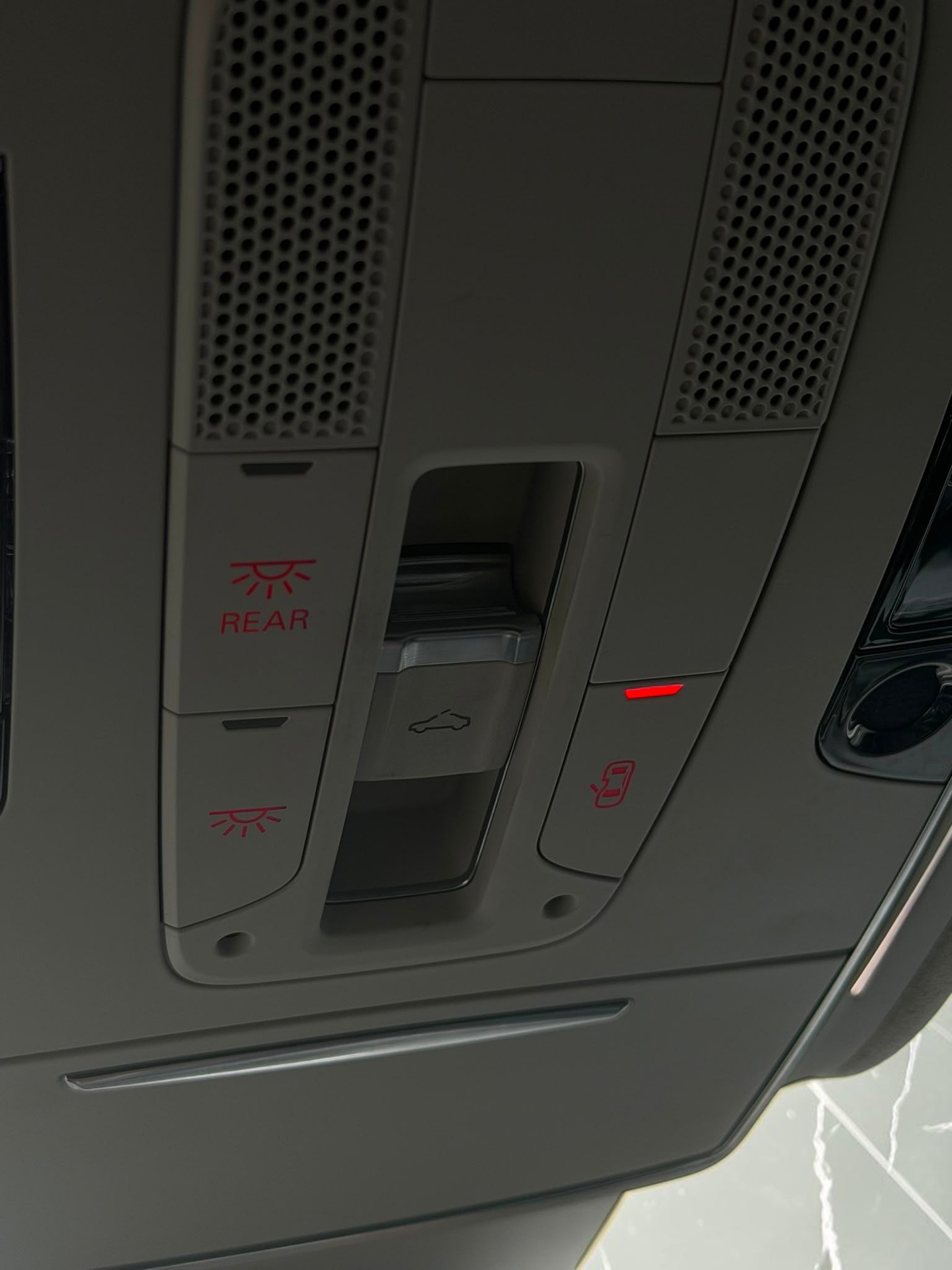 Foto van Audi S8