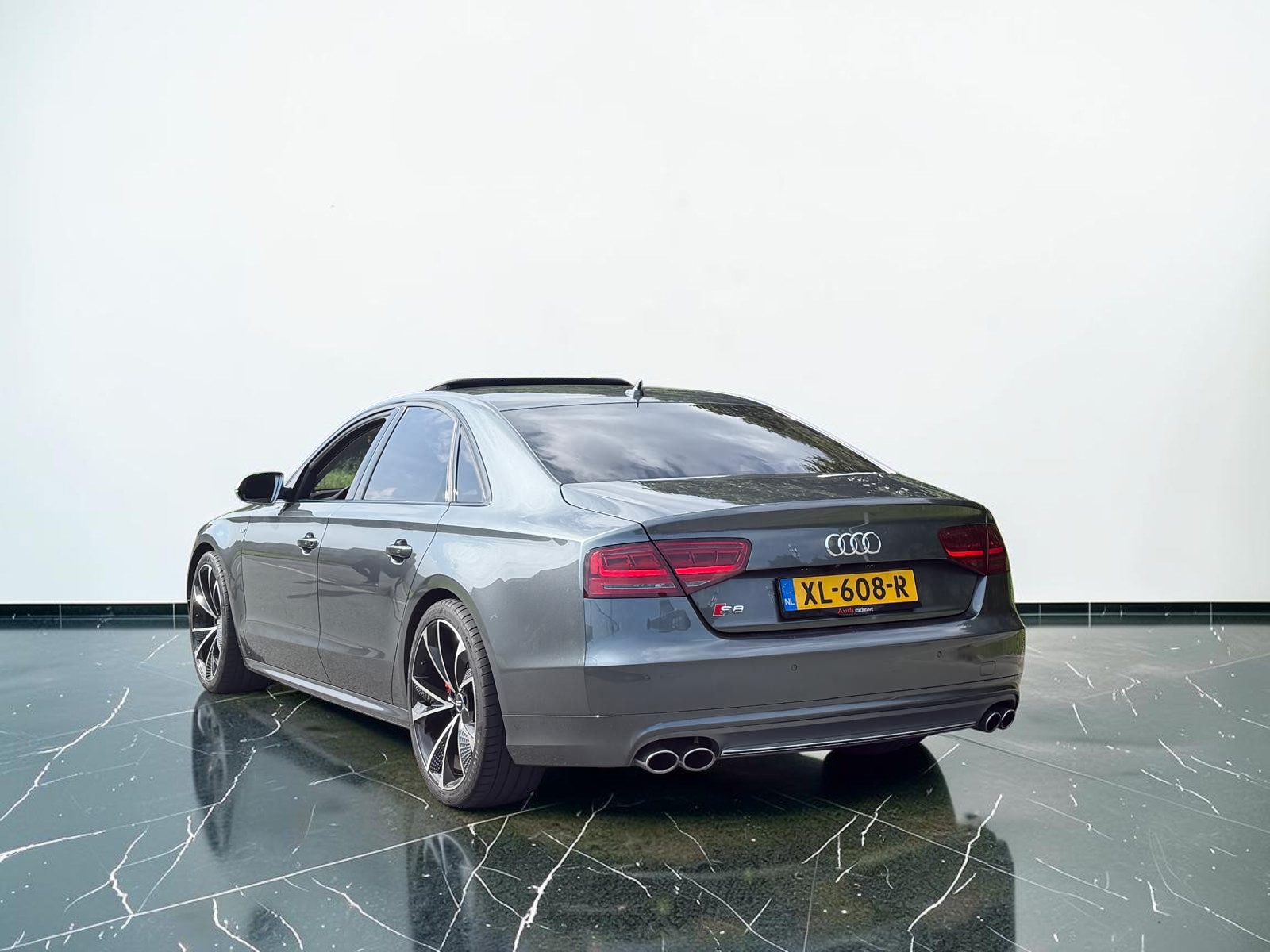 Foto van Audi S8