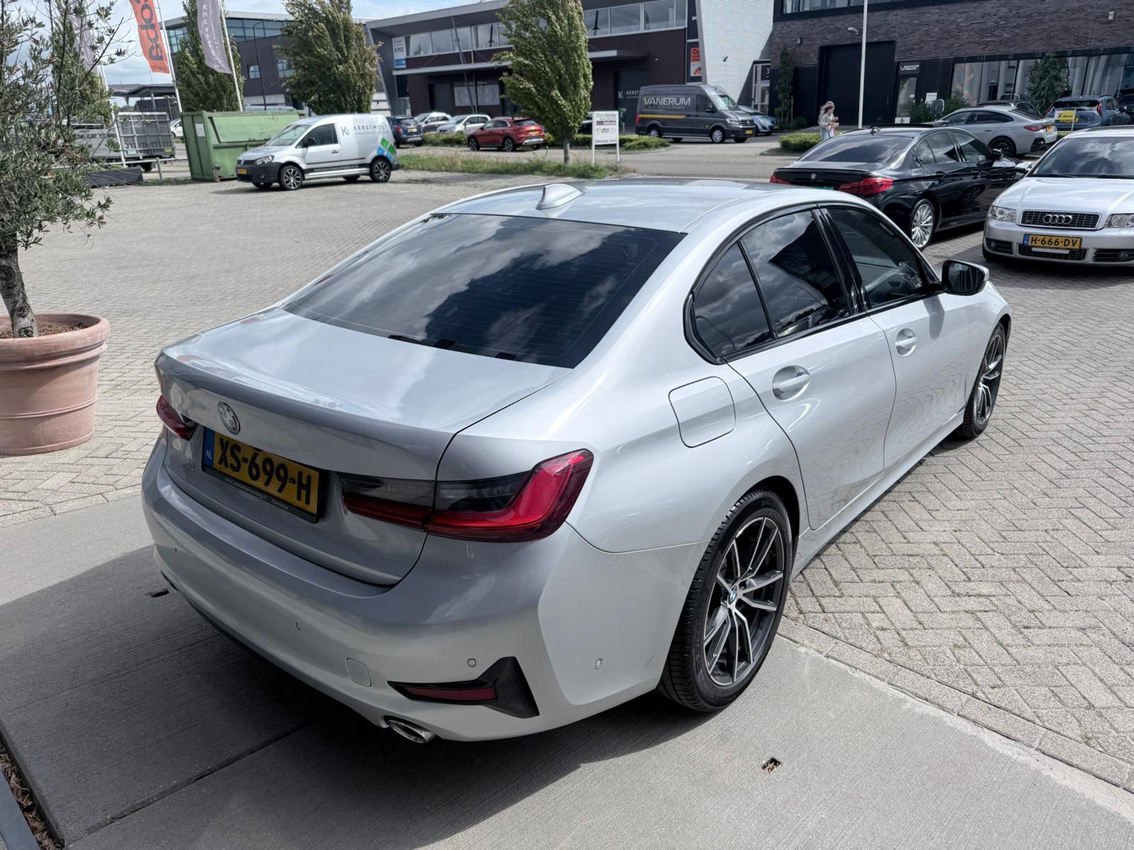 Foto van BMW 330i