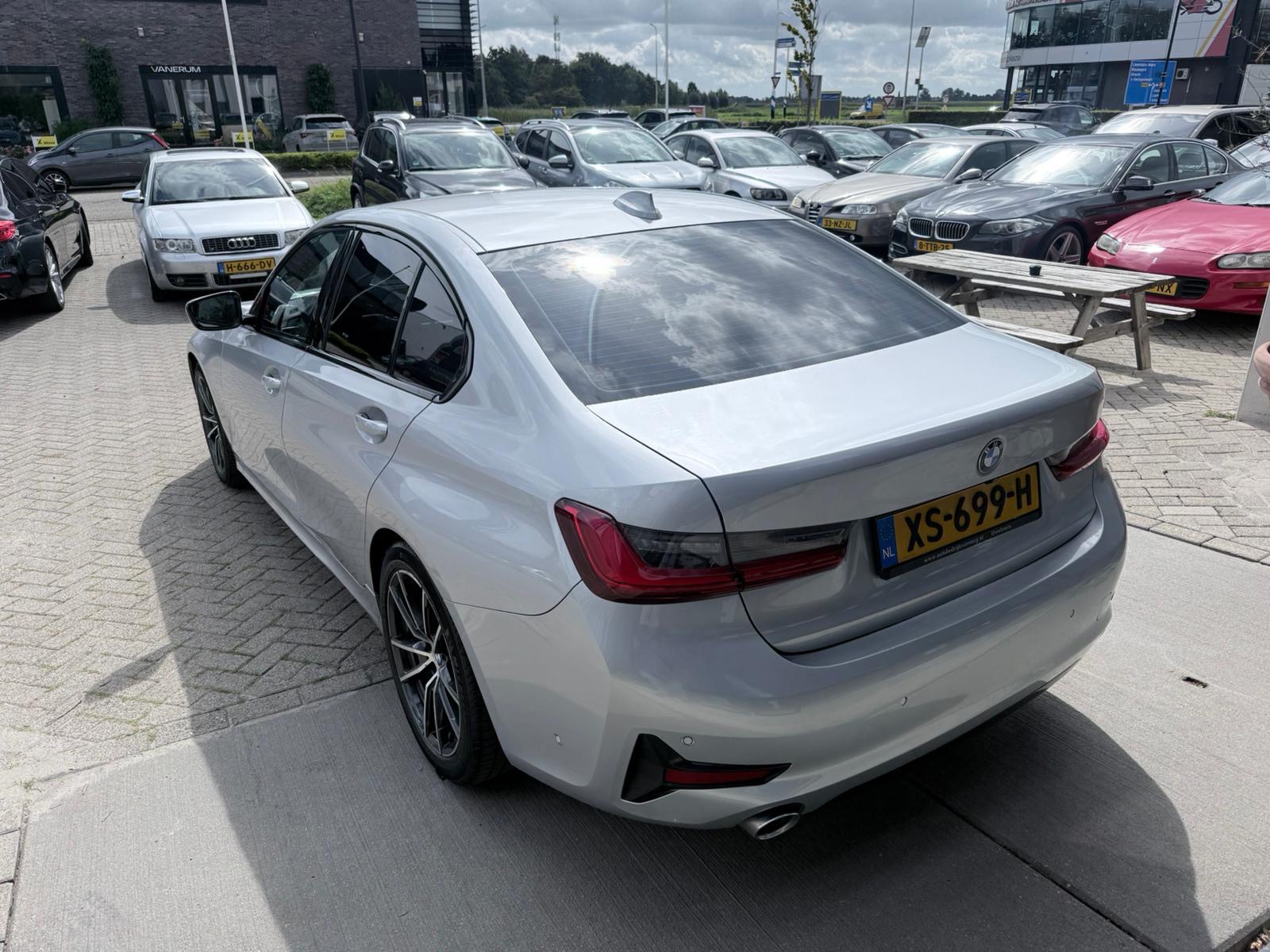 Foto van BMW 330i