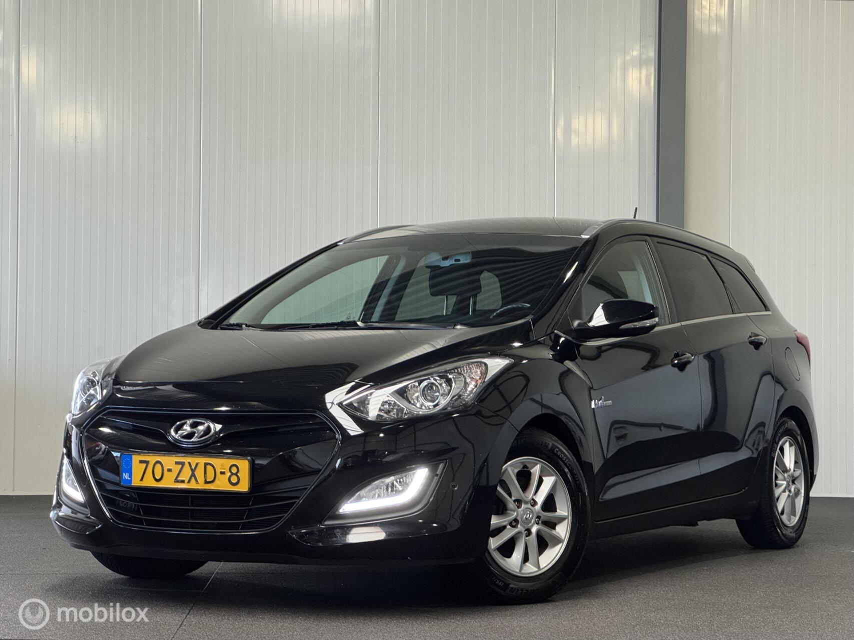 Hyundai I 30 1.6 GDI i-Vision [ NAP trekhaak cruise LM ] 2013 - voorkant