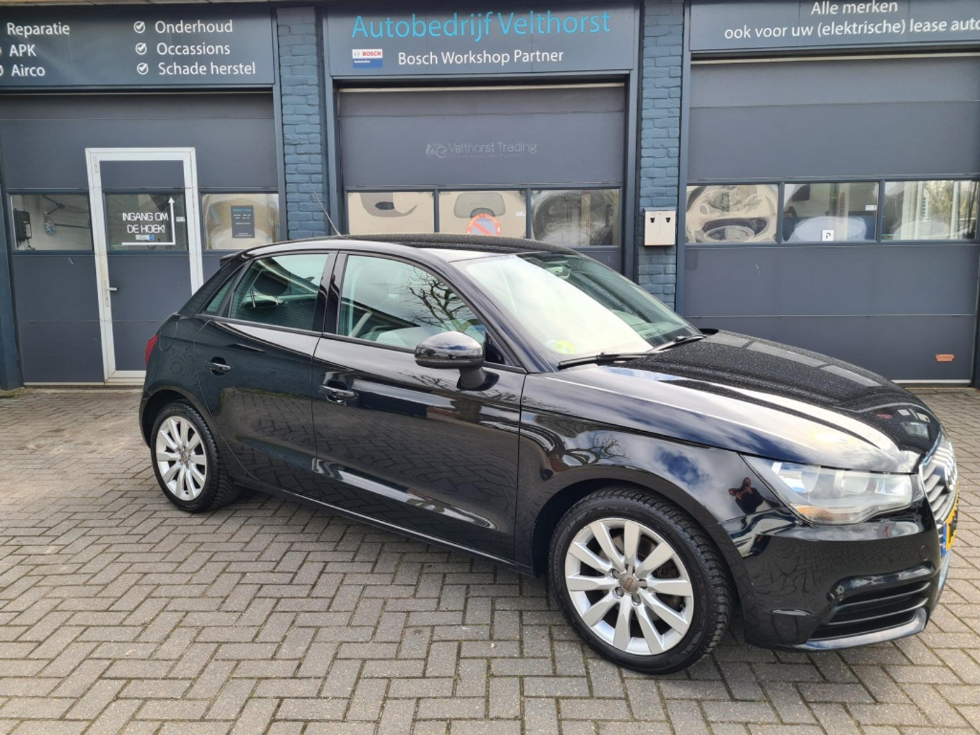 Audi A1 Sportback 1.6 TDI Connect 2012 - voorkant